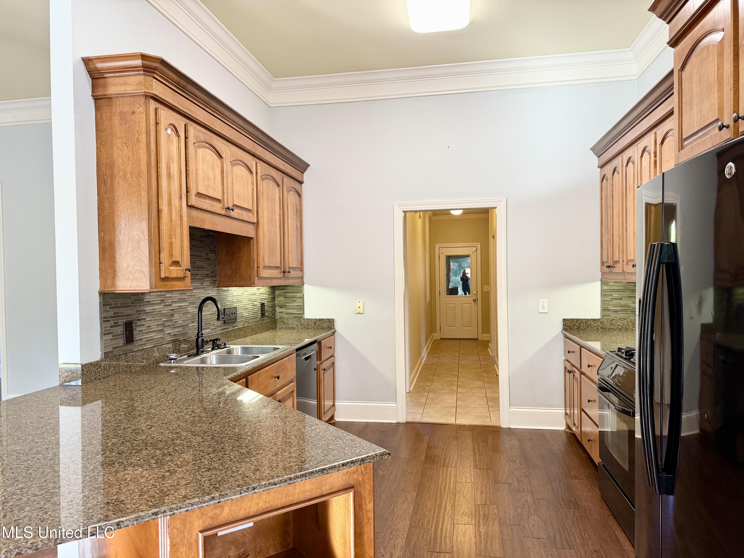 493 Annandale Parkway Property Photo 13