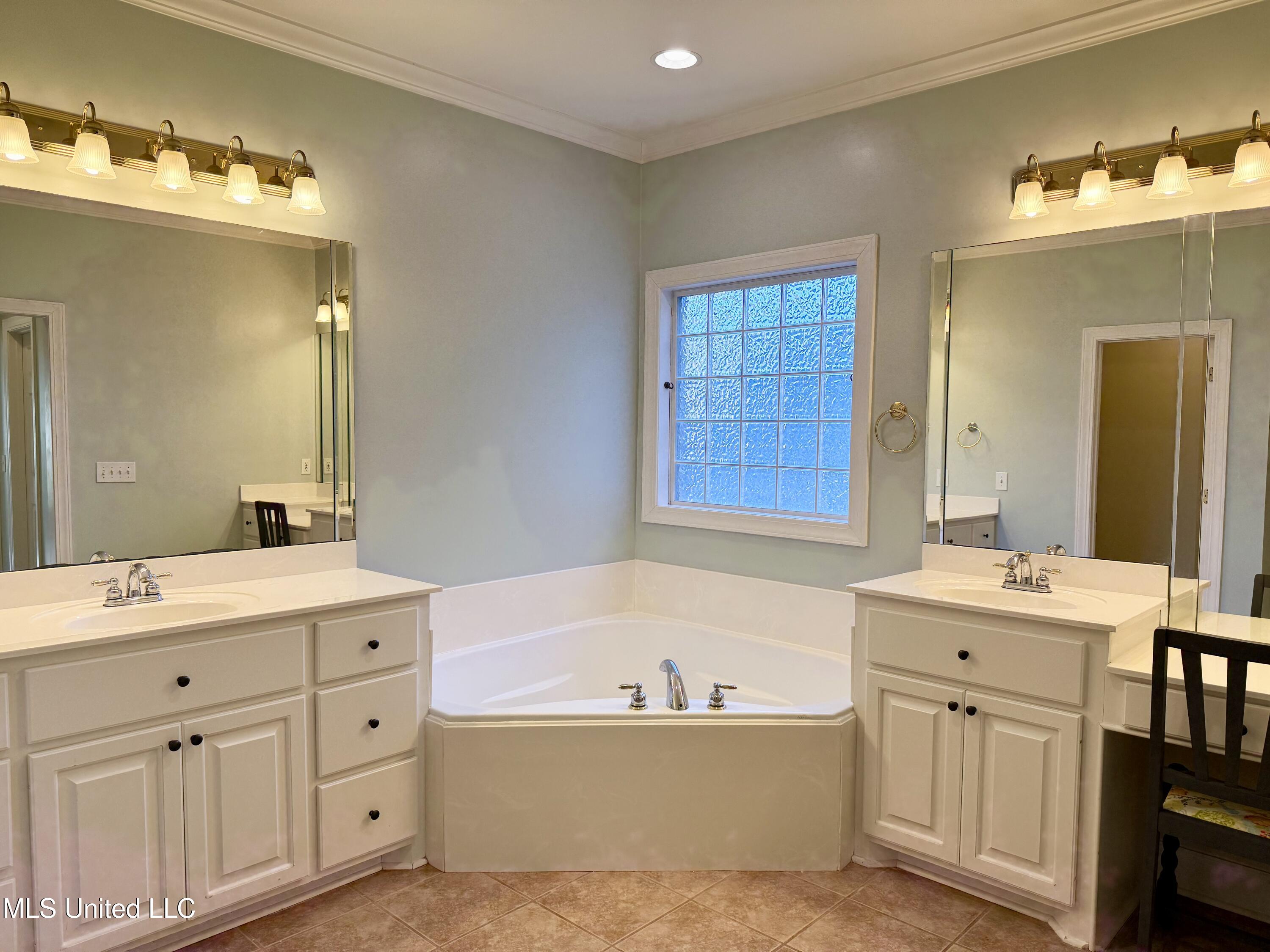 493 Annandale Parkway Property Photo 18