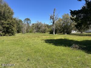 712 E Pass Road Property Photo 2