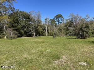 712 E Pass Road Property Photo 6