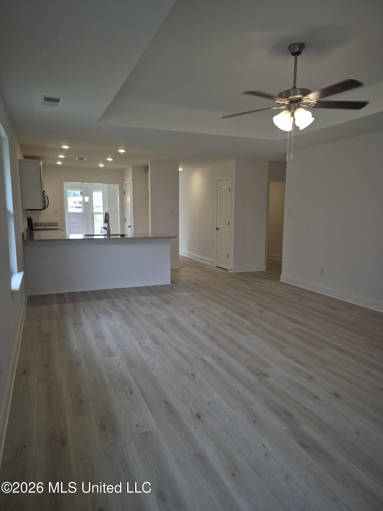 7851 Gardendale Drive Property Photo 5