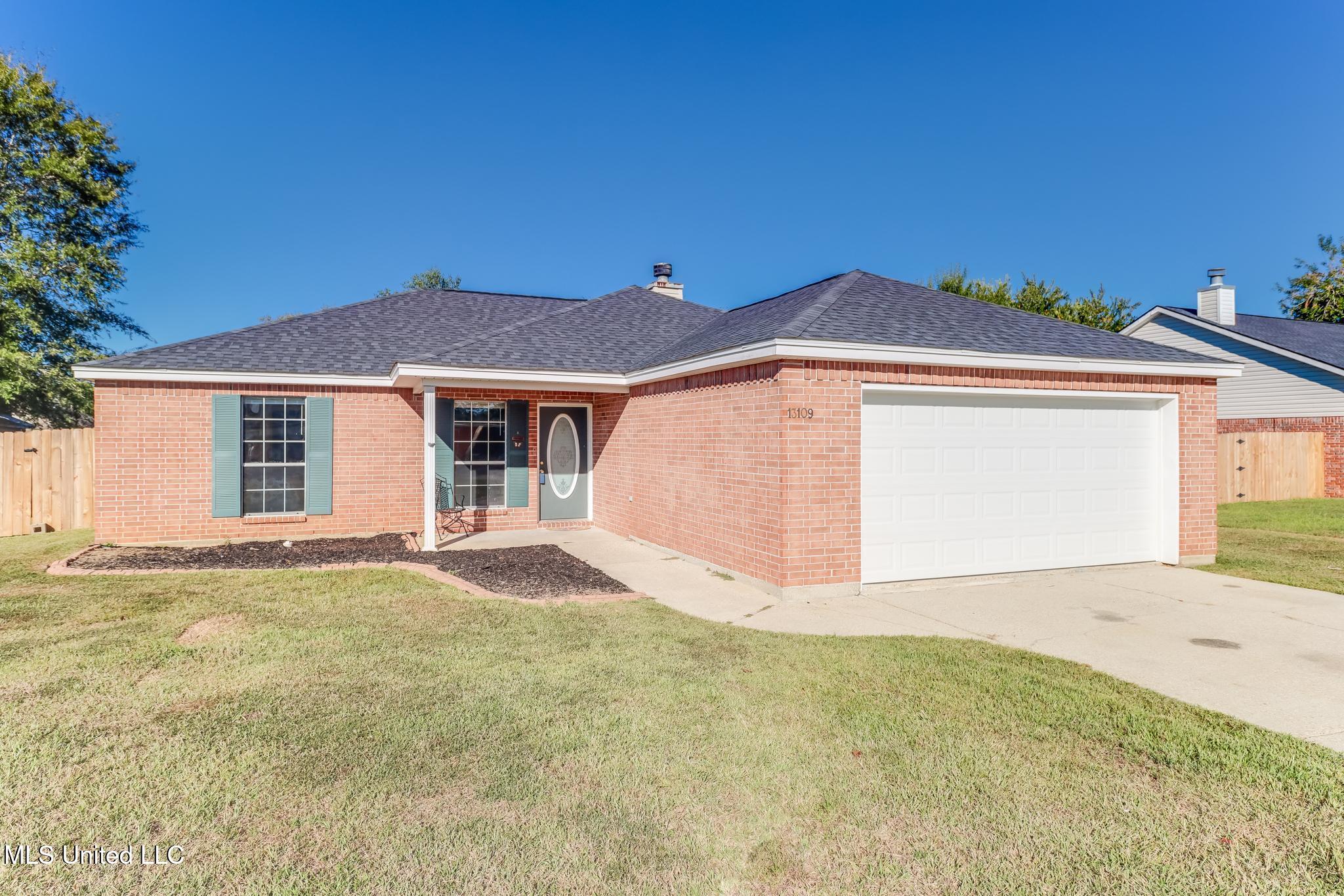 13109 Tyler Circle Property Photo 1