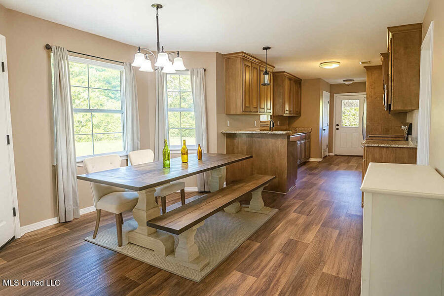 22020 John Holder Road Property Photo 6