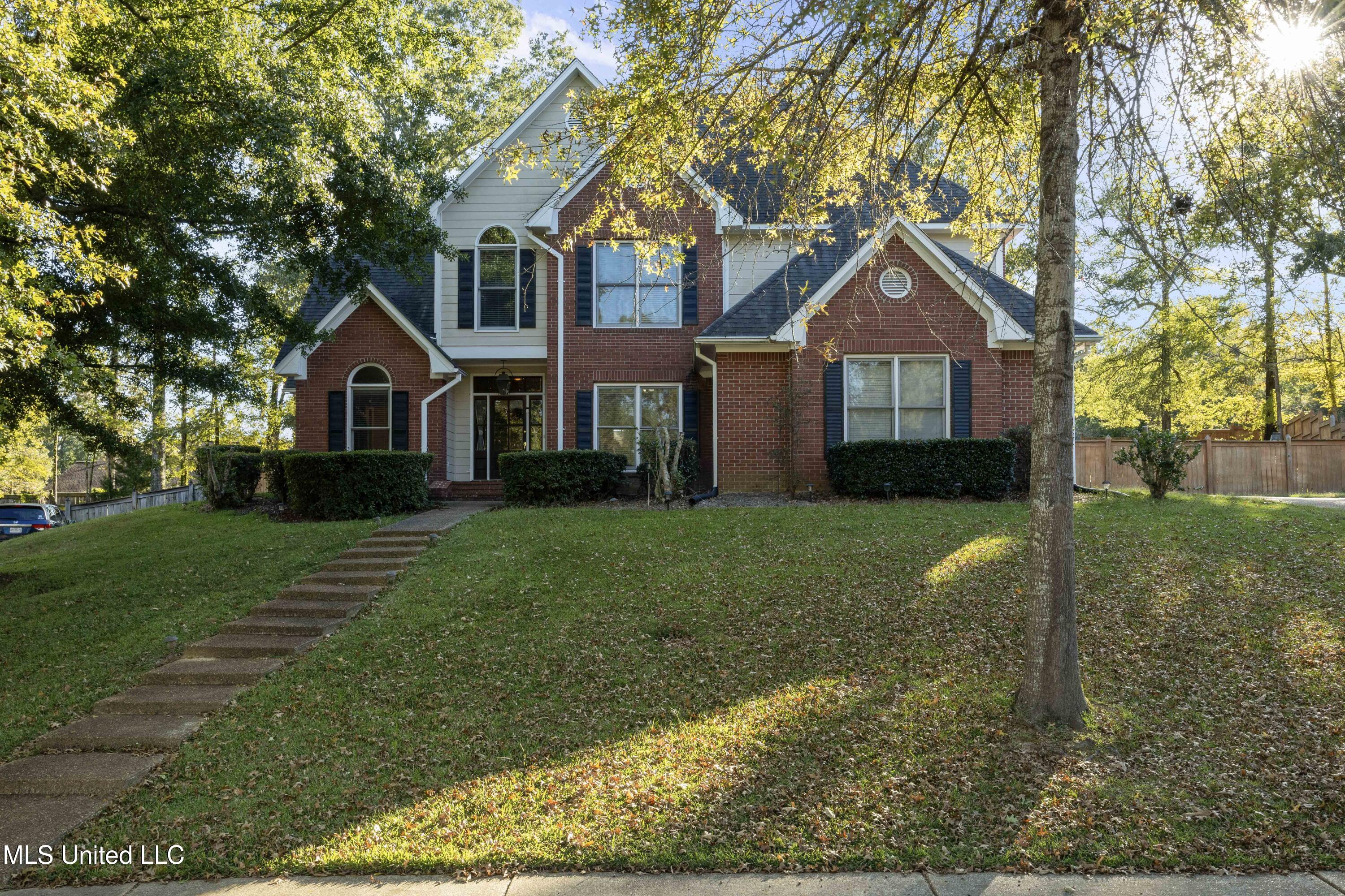 114 Dunton Hill Lane Property Photo 1