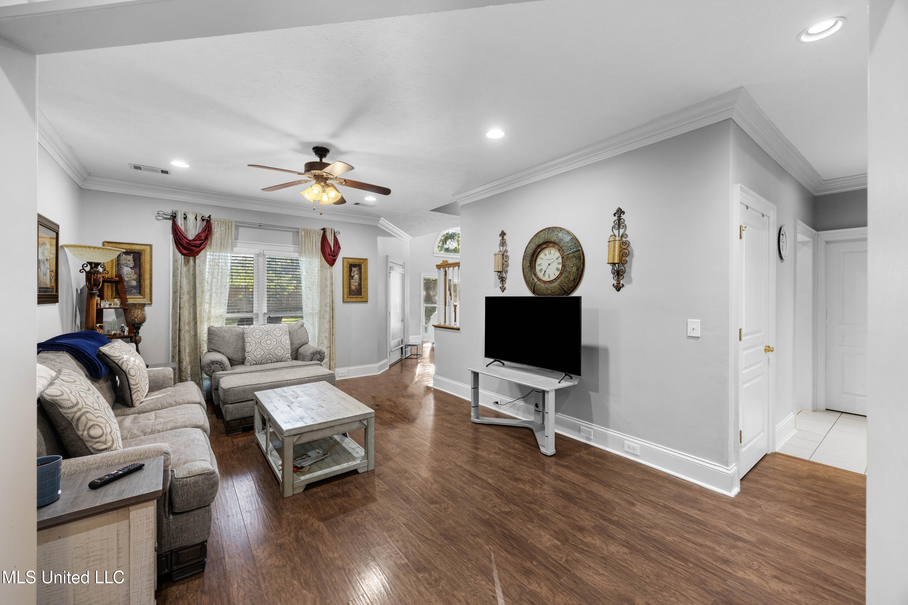 114 Dunton Hill Lane Property Photo 8