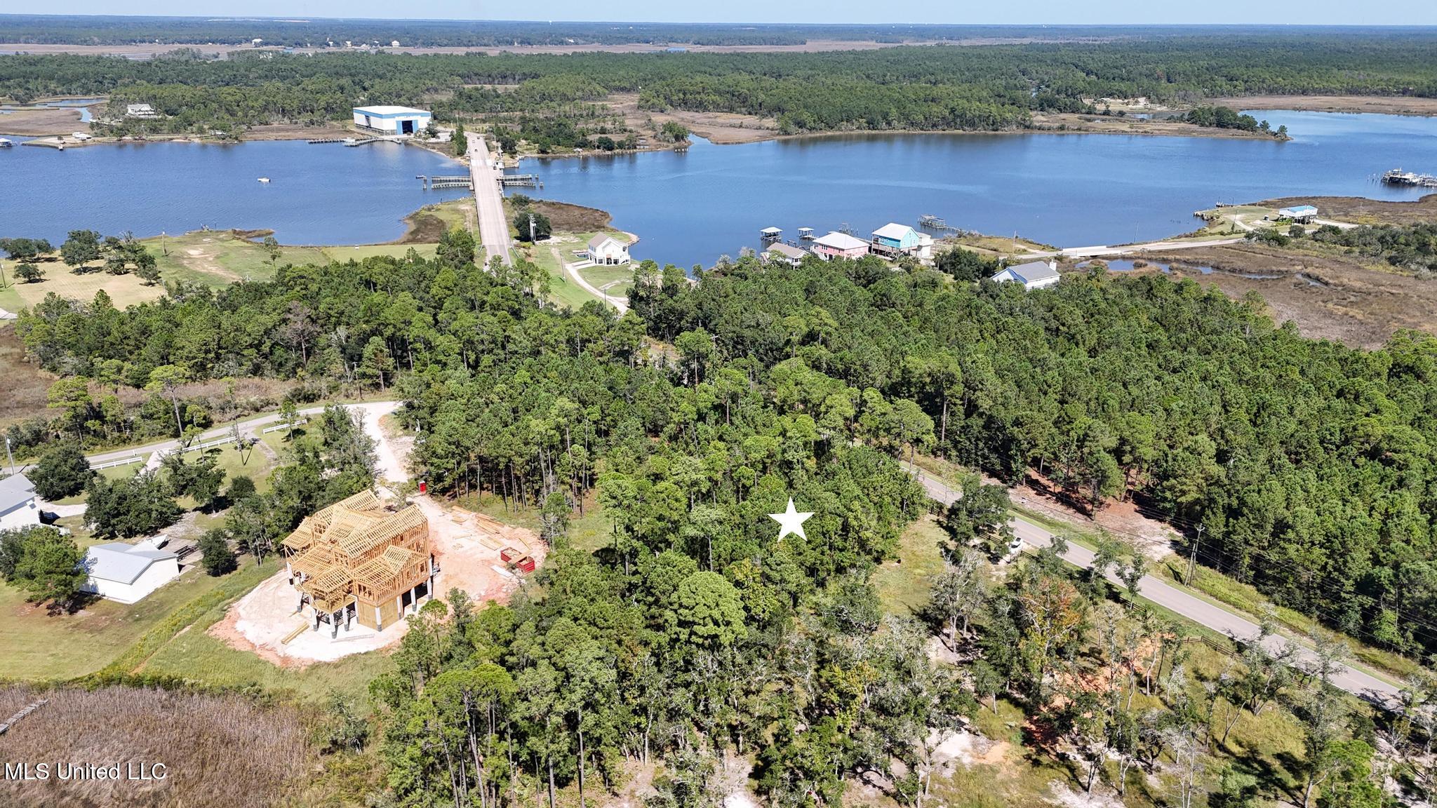 Henderson Avenue Property Photo 4