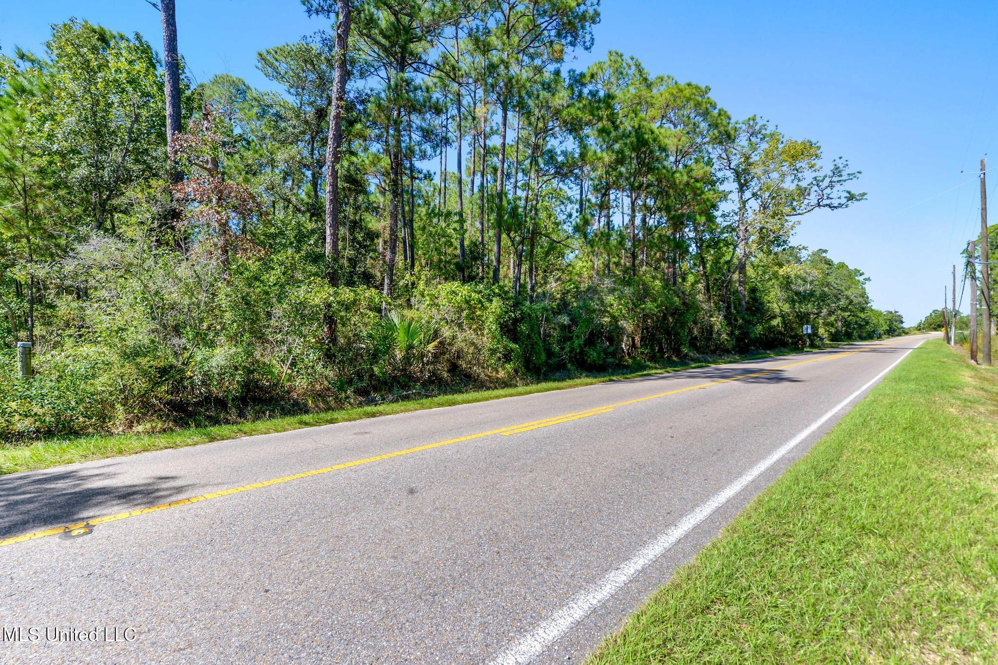 Henderson Avenue Property Photo 10