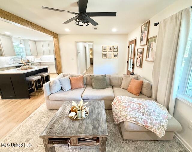 2097 N Topisaw Property Photo 4