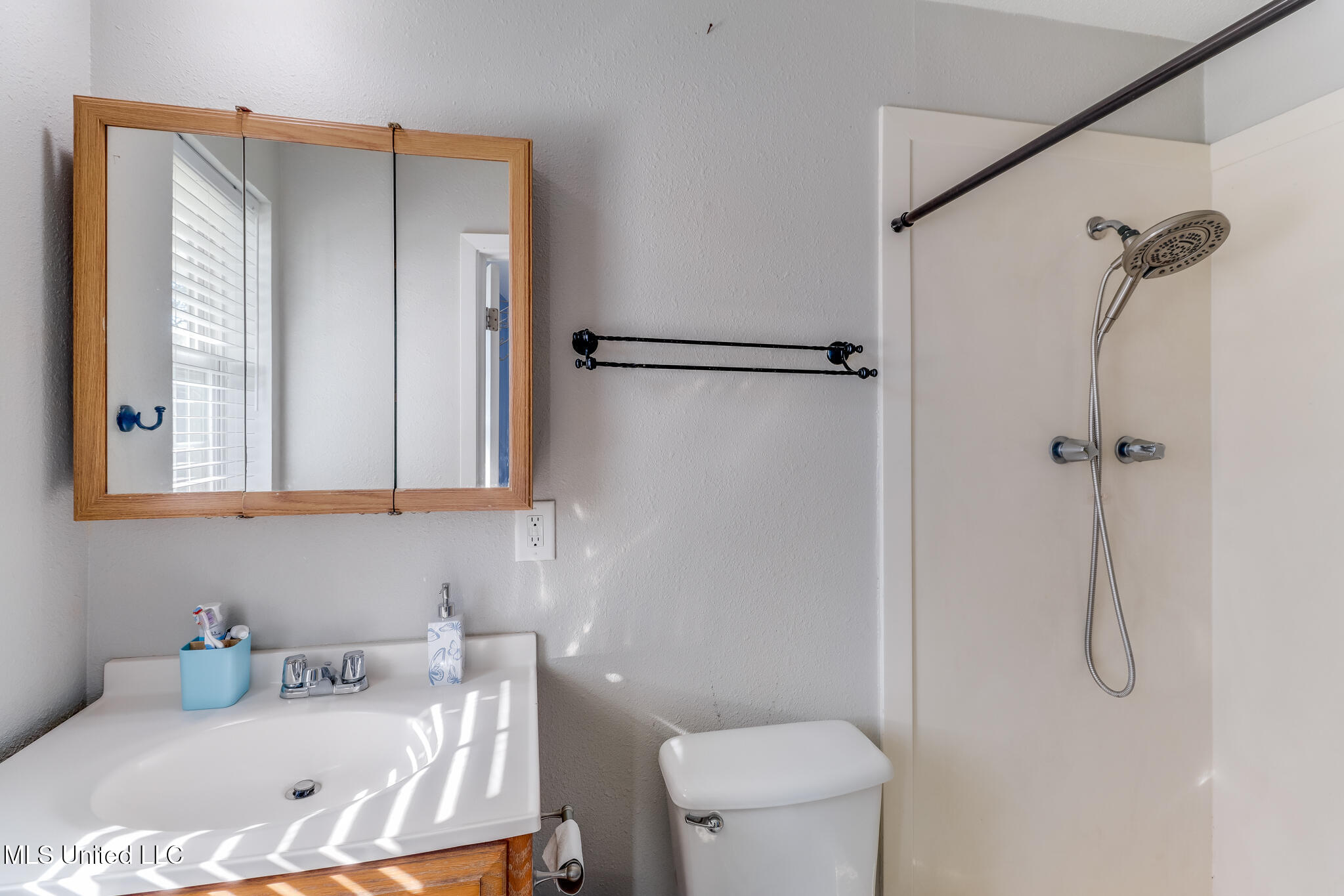 3113 Beachview Drive Property Photo 2
