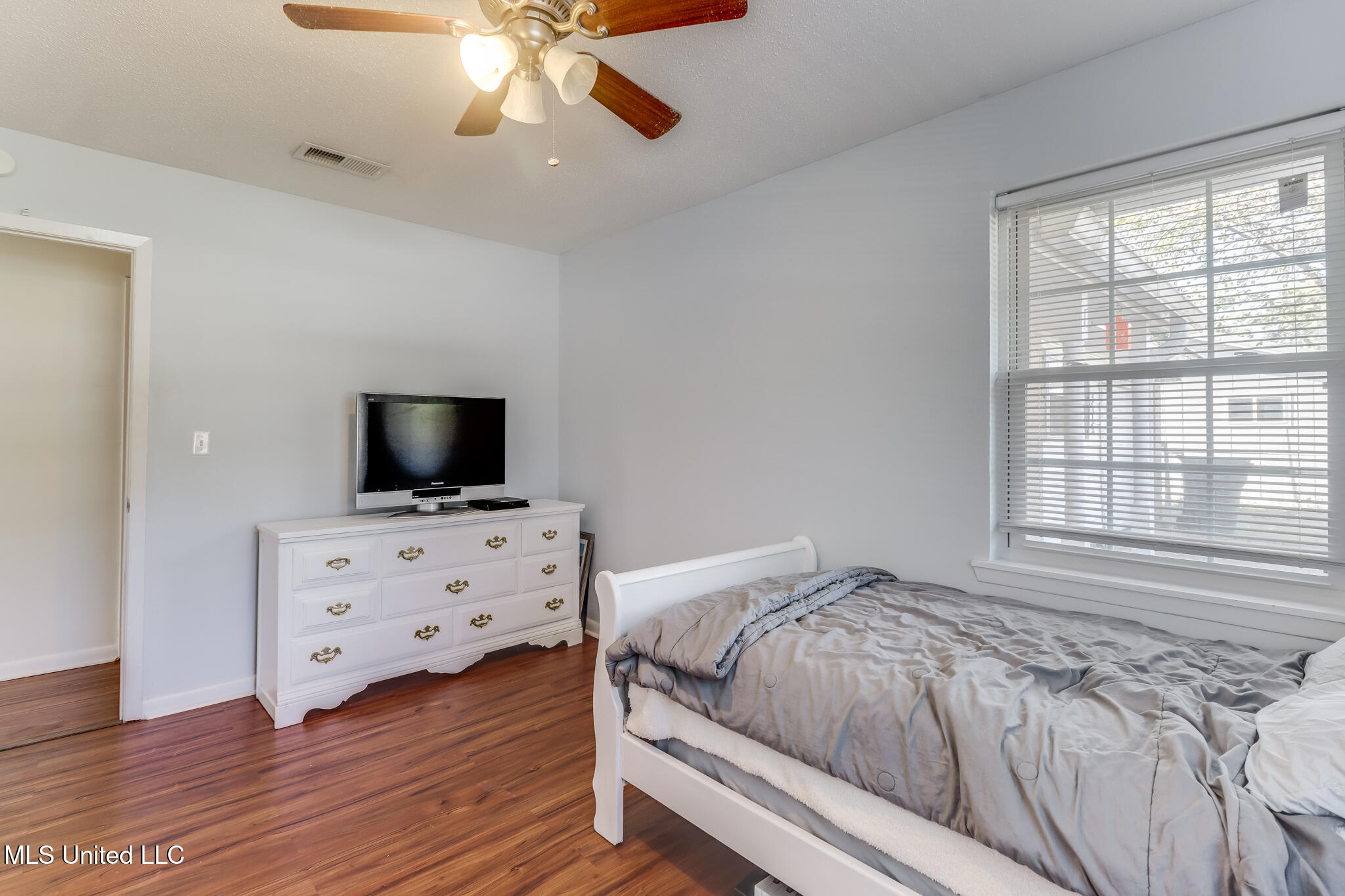3113 Beachview Drive Property Photo 13