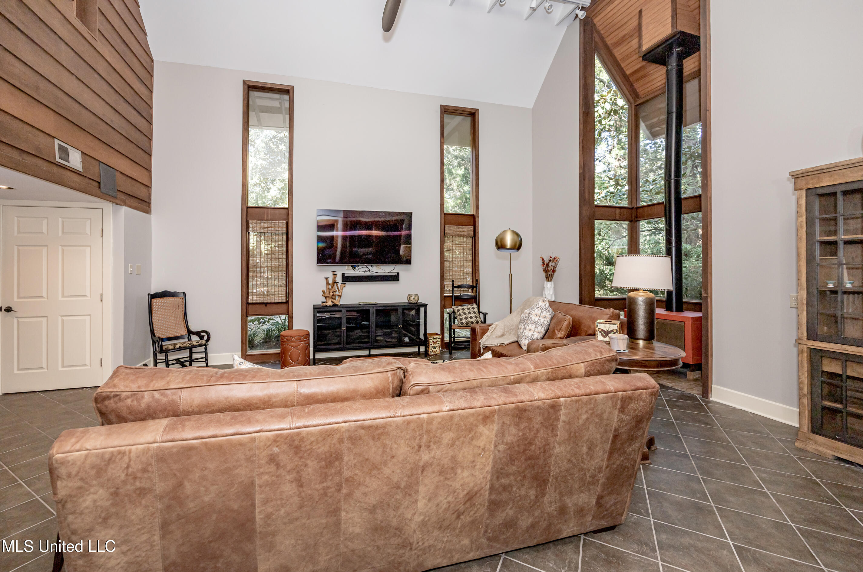 308 Lovers Lane Property Photo 17
