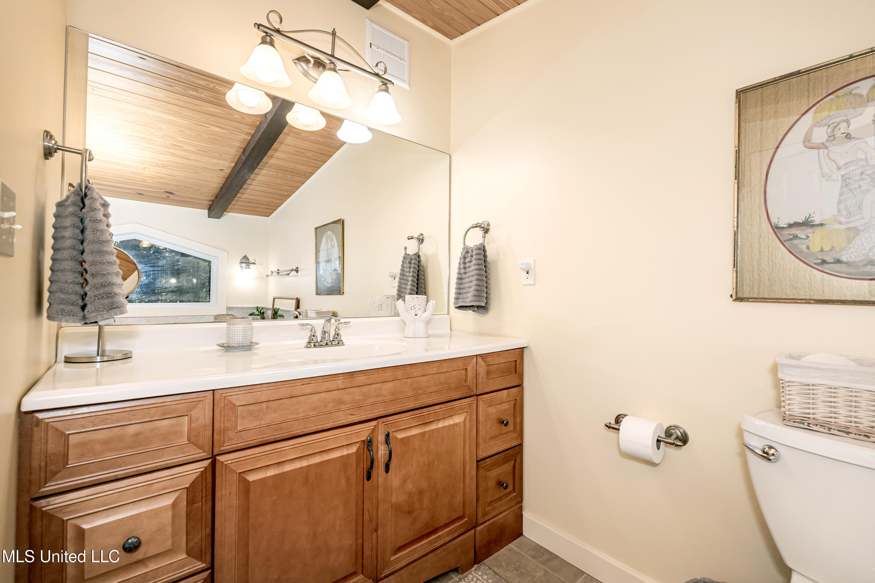 308 Lovers Lane Property Photo 47