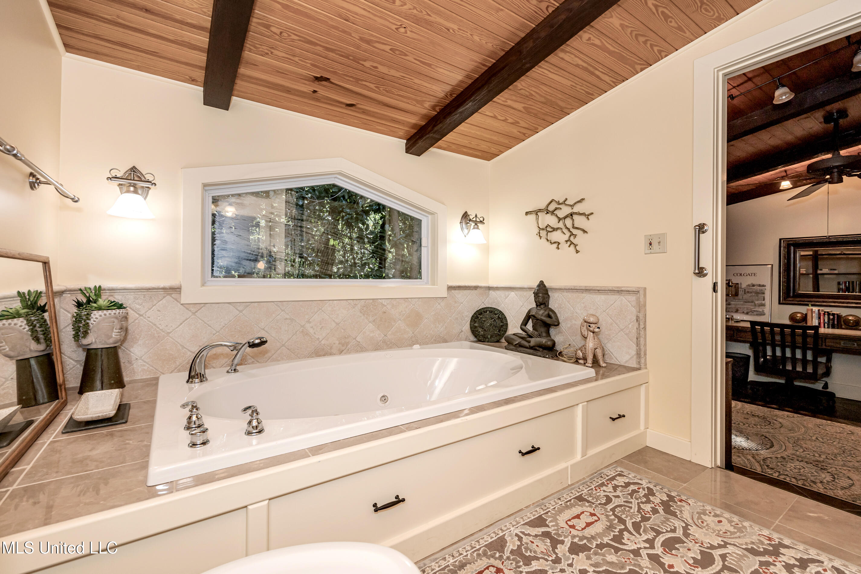 308 Lovers Lane Property Photo 48