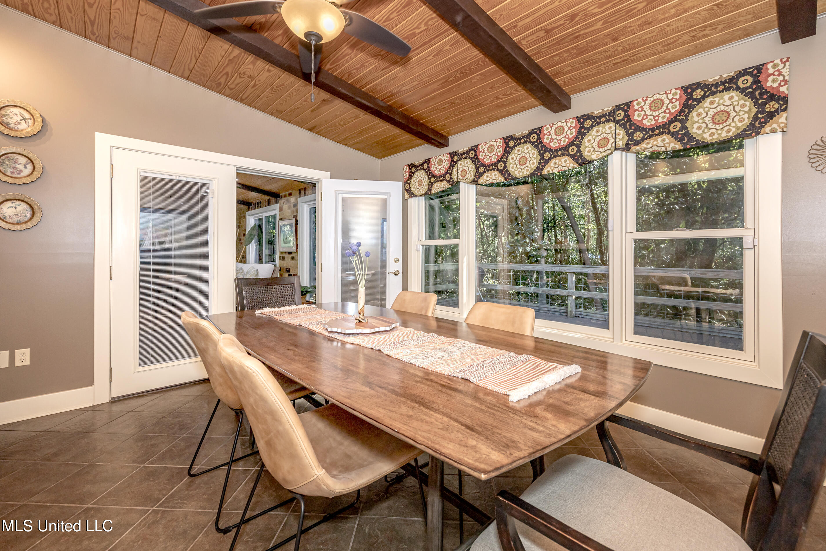 308 Lovers Lane Property Photo 50