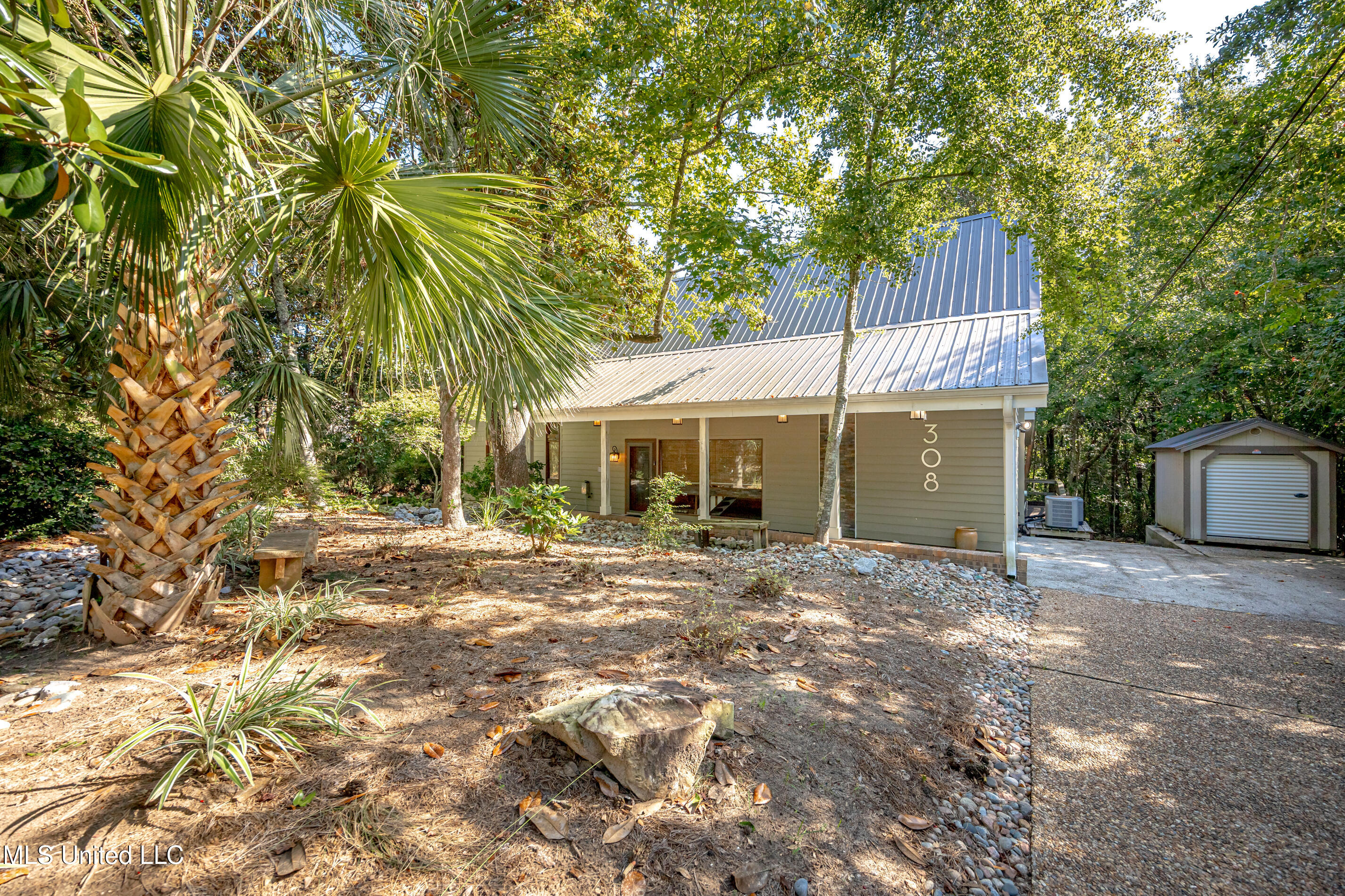 308 Lovers Lane Property Photo 78