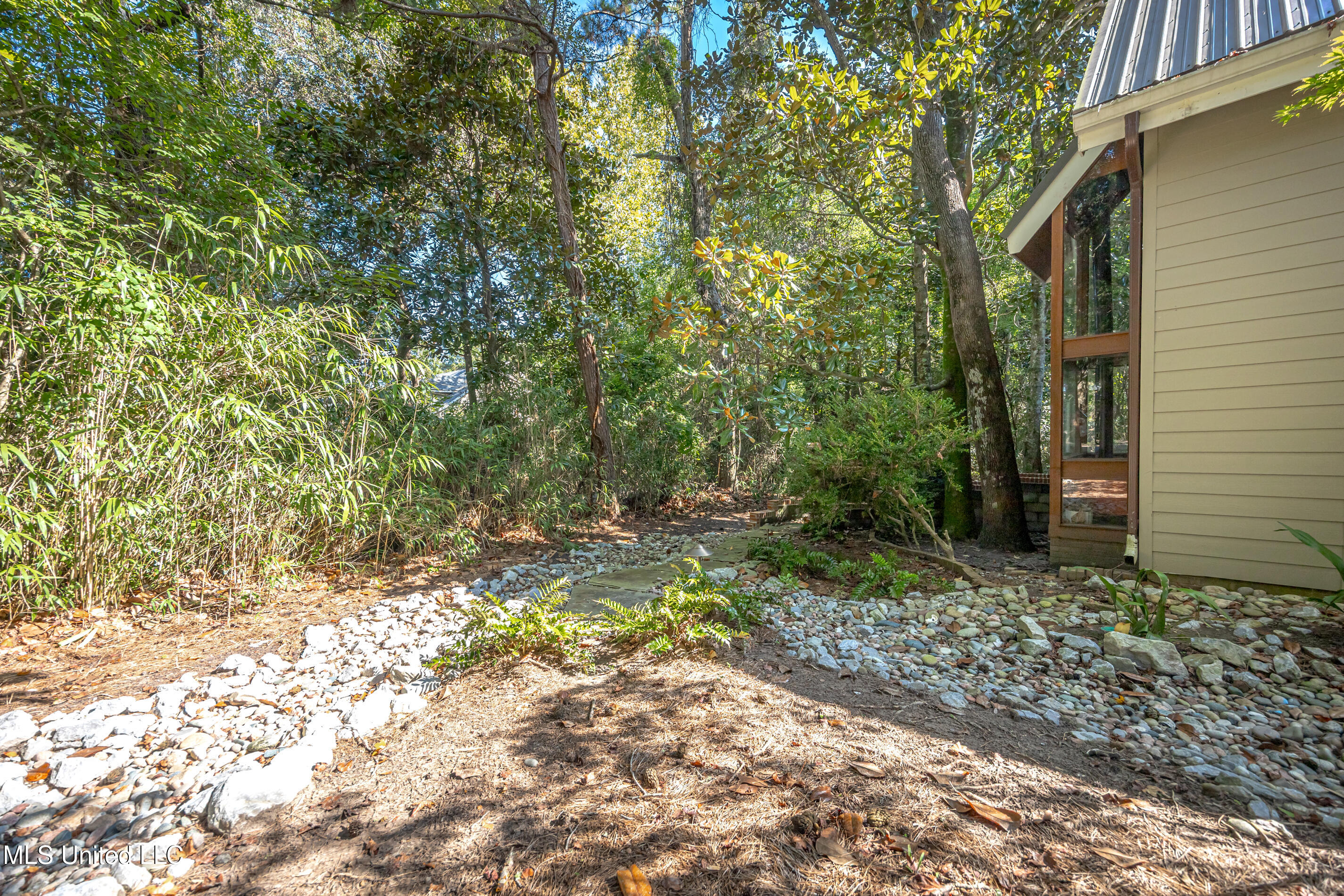 308 Lovers Lane Property Photo 98