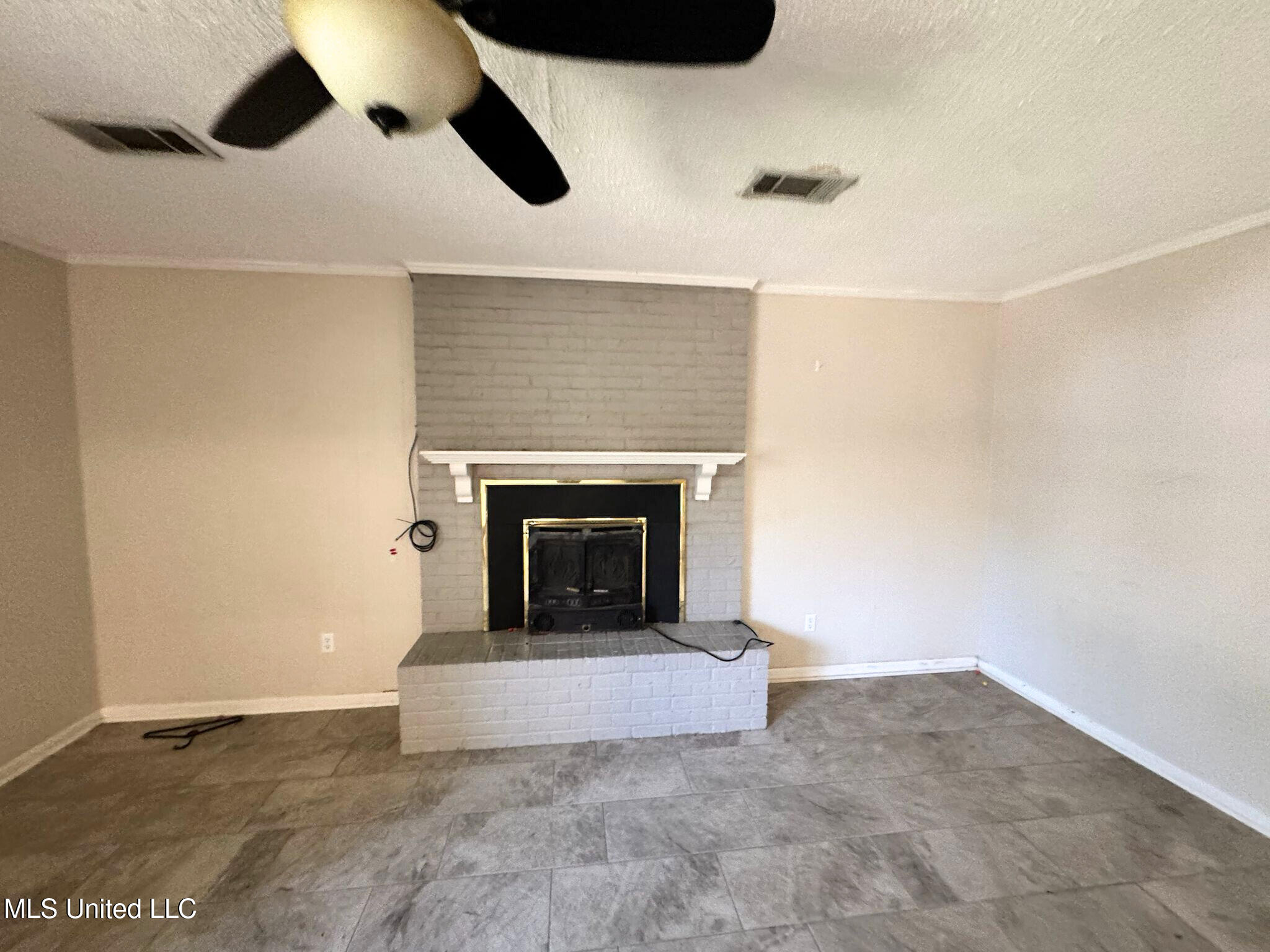 305 Seymour Drive Property Photo 7