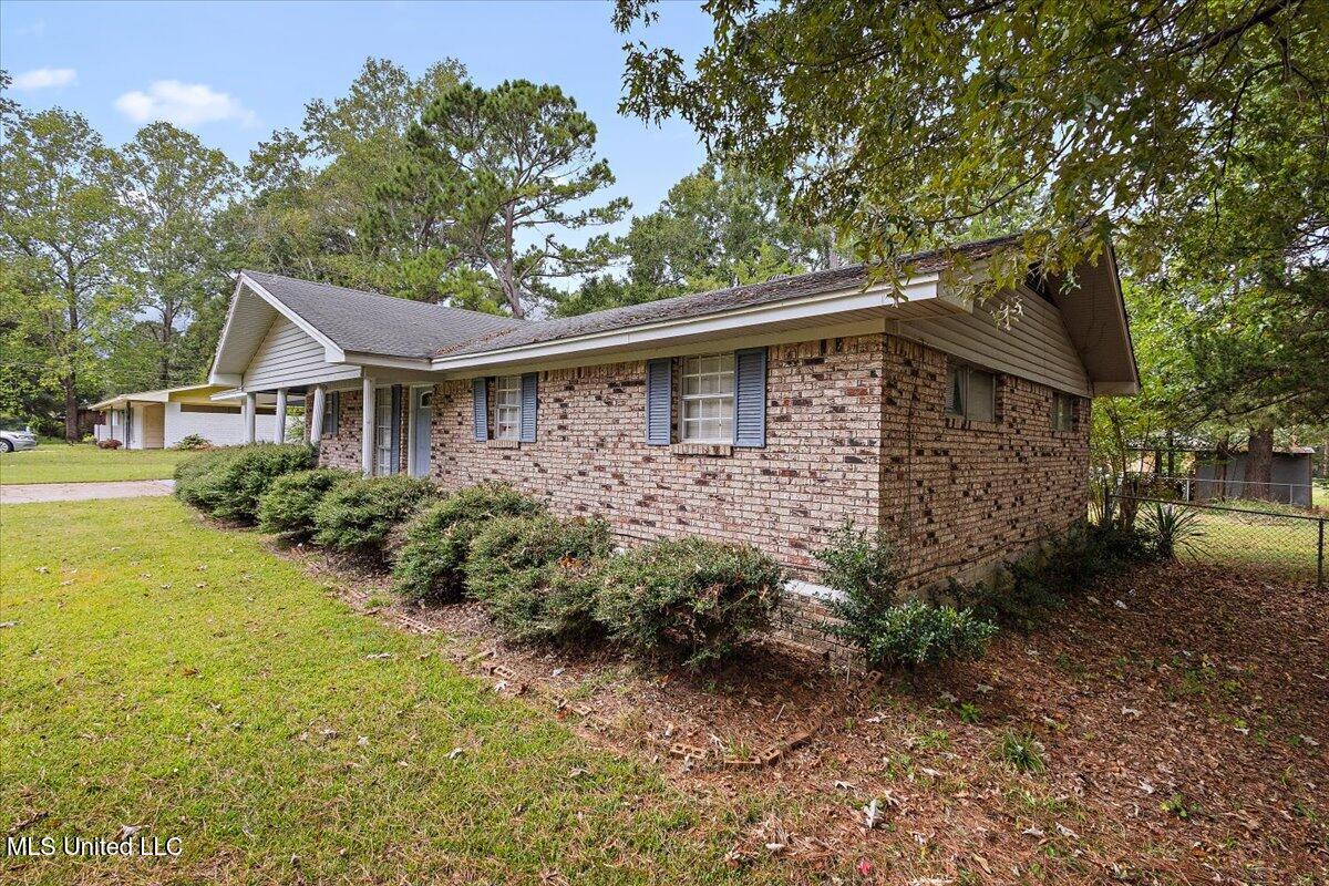 1331 Trafton Avenue Property Photo 2