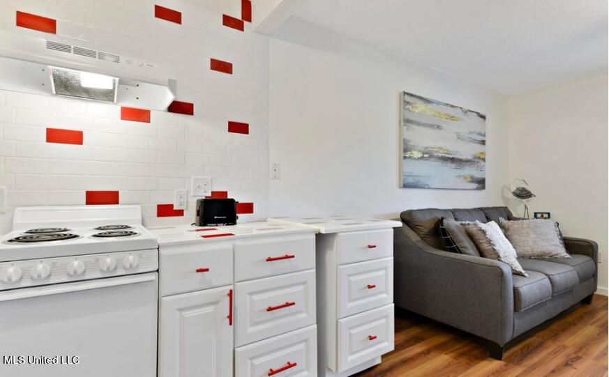 1664 Beach Boulevard Property Photo 7