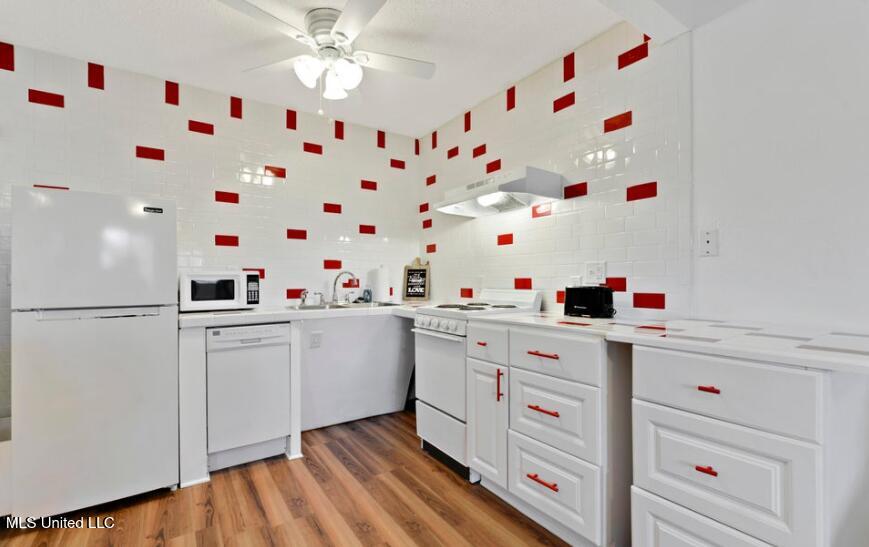 1664 Beach Boulevard Property Photo 8