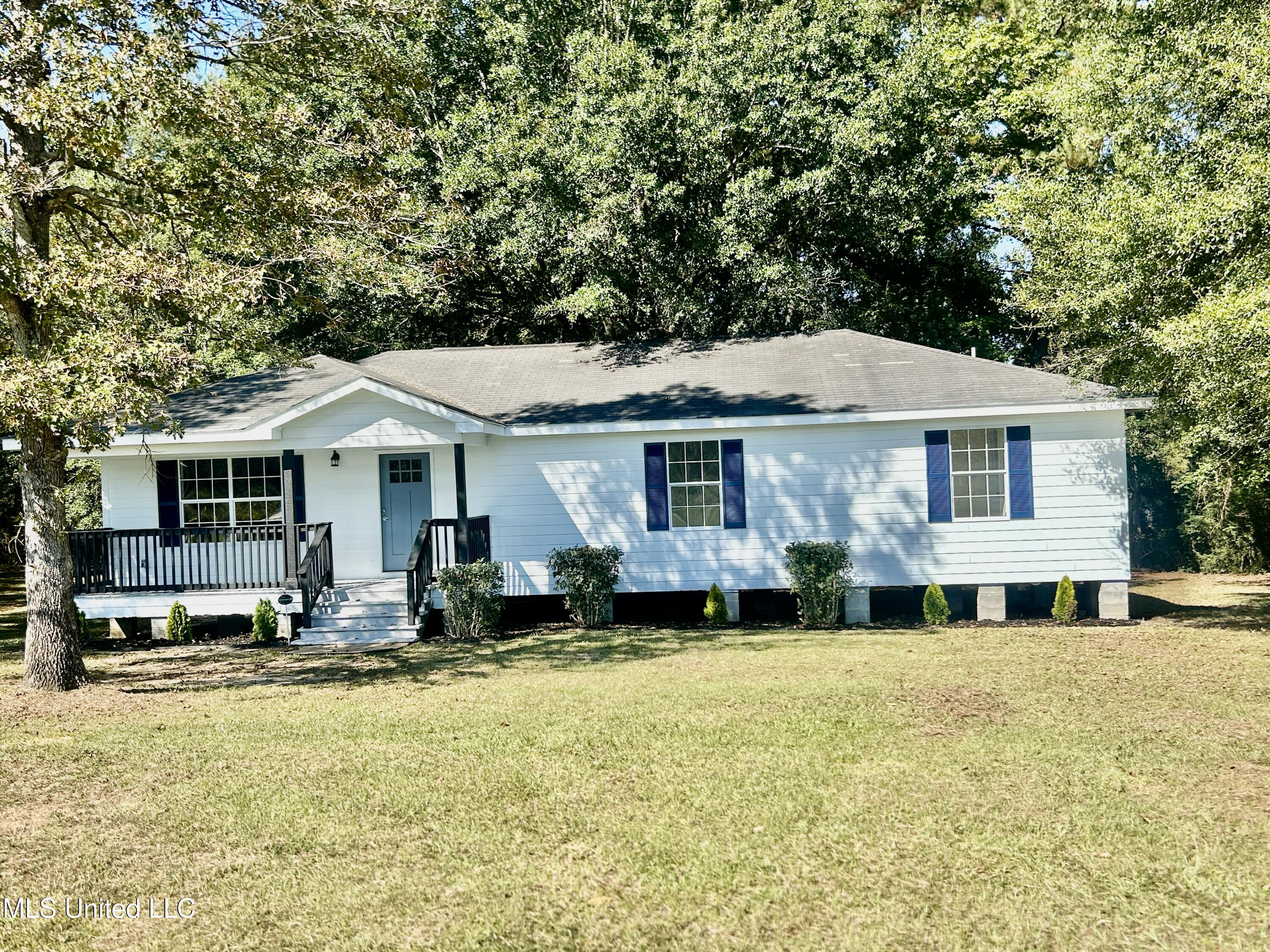 7433 Dillon Lane Property Photo 3