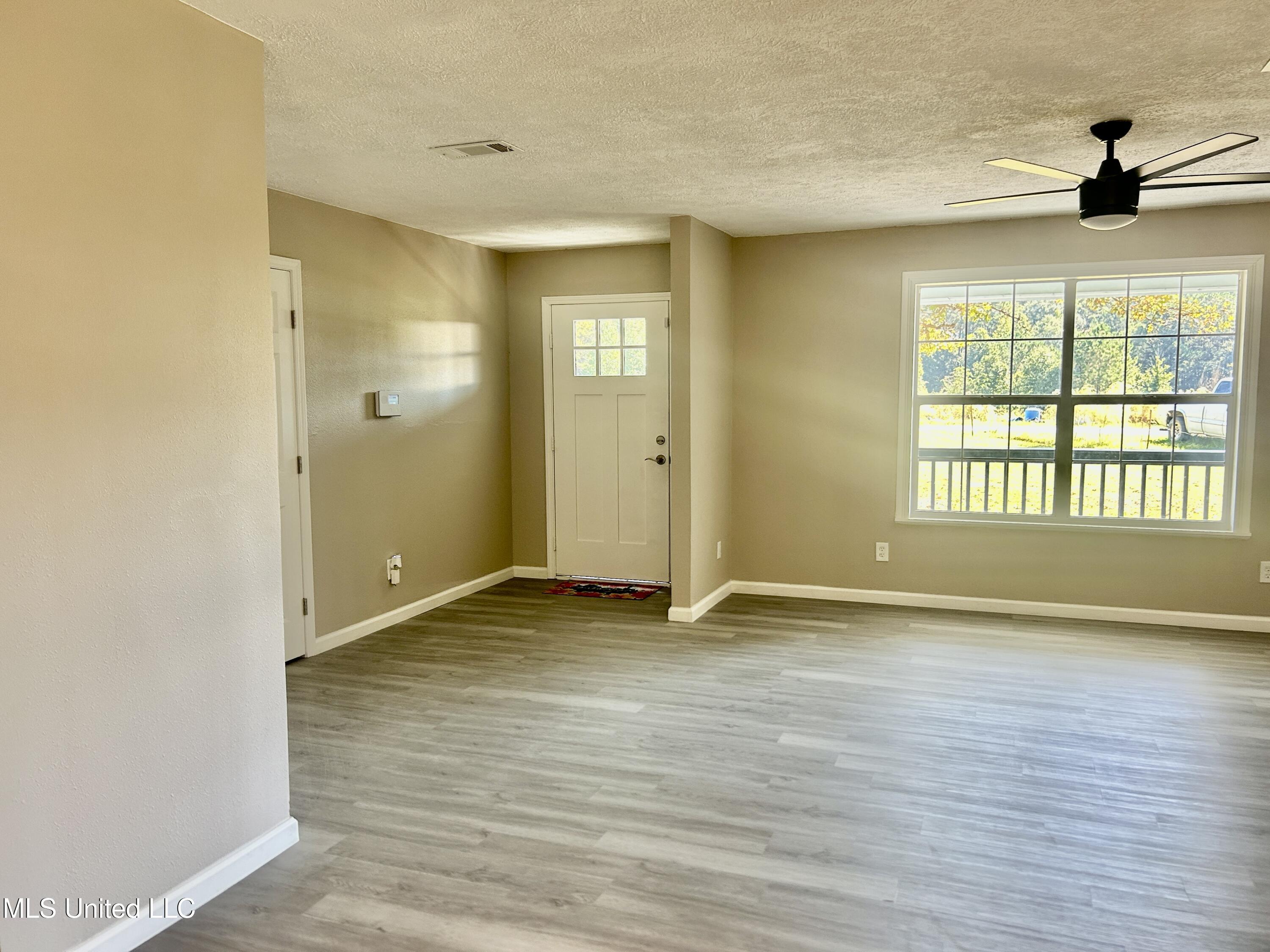 7433 Dillon Lane Property Photo 16