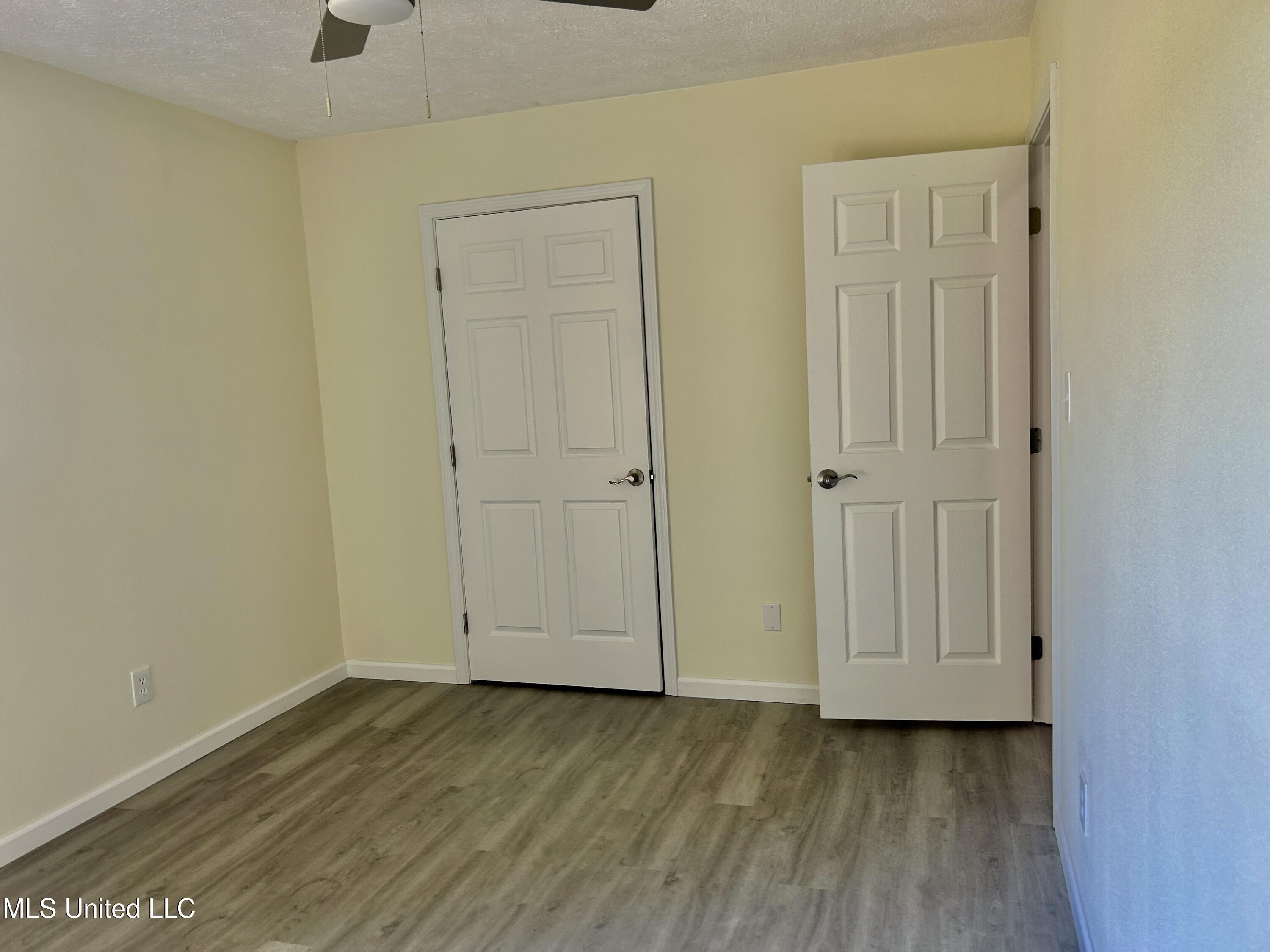 7433 Dillon Lane Property Photo 18