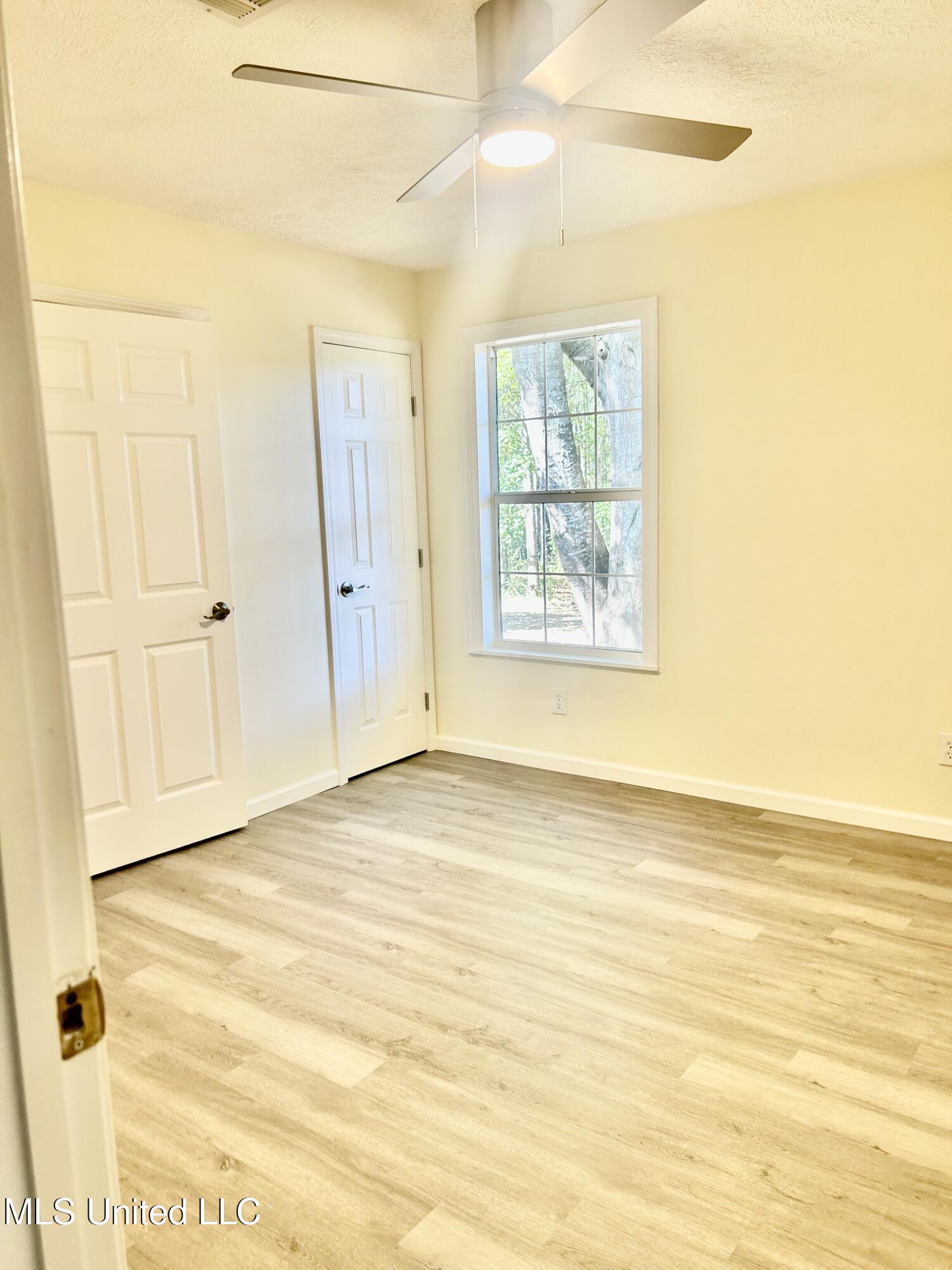 7433 Dillon Lane Property Photo 20