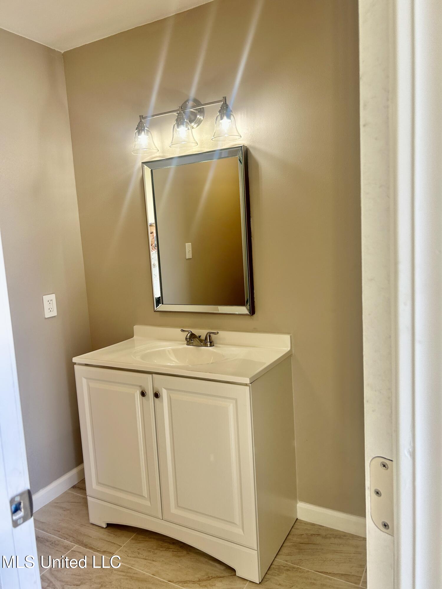 7433 Dillon Lane Property Photo 24