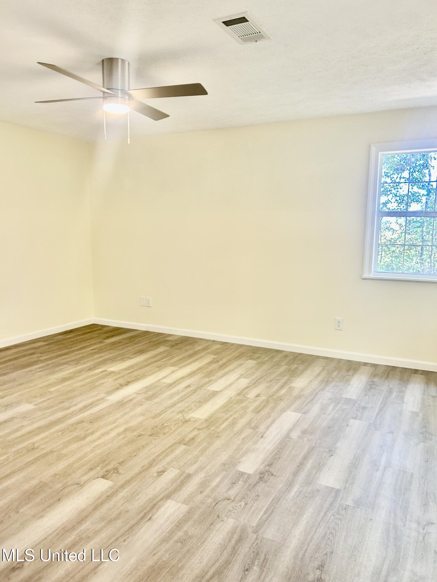 7433 Dillon Lane Property Photo 29