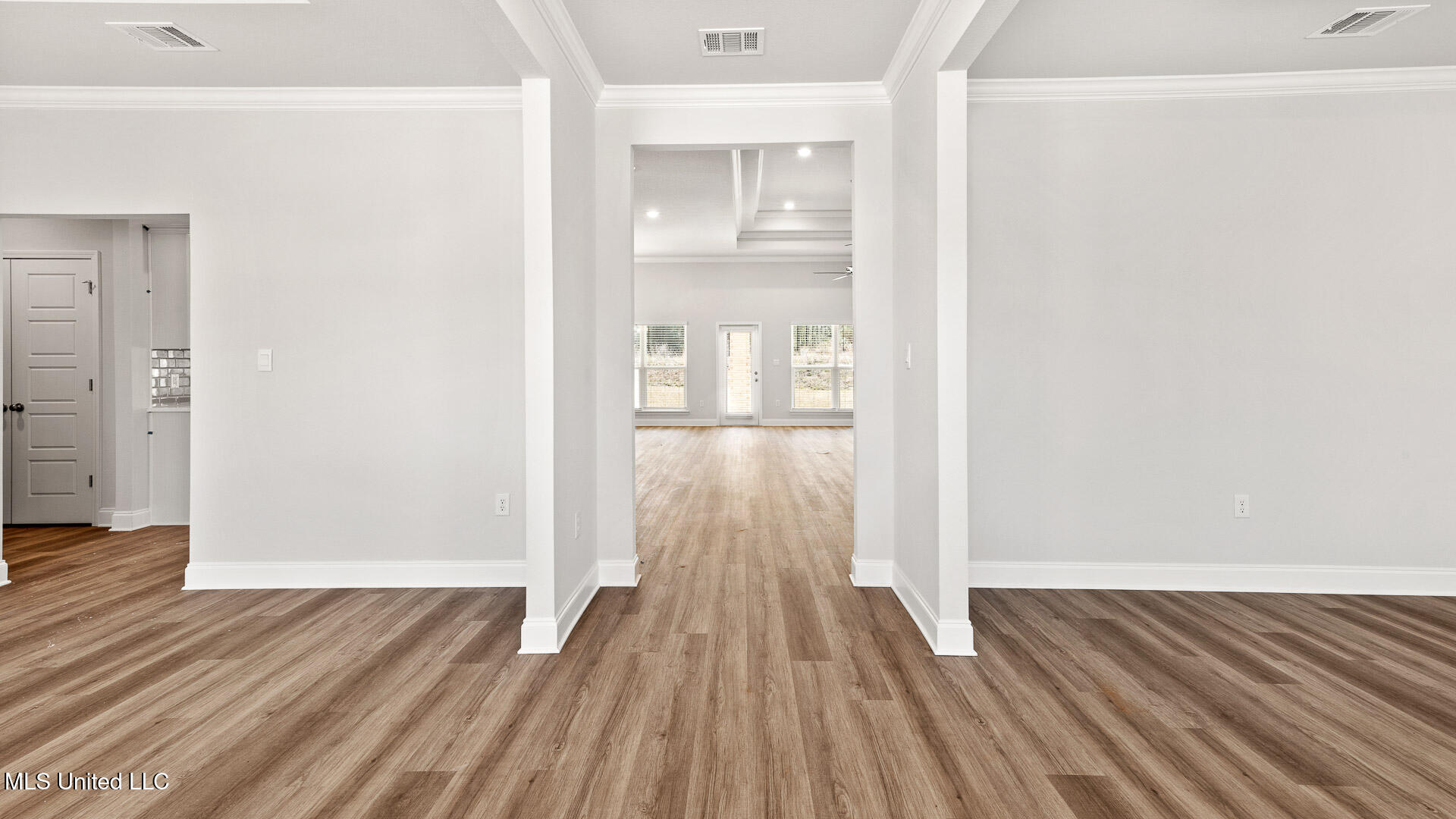 6616 Palm Pointe Drive Property Photo 7