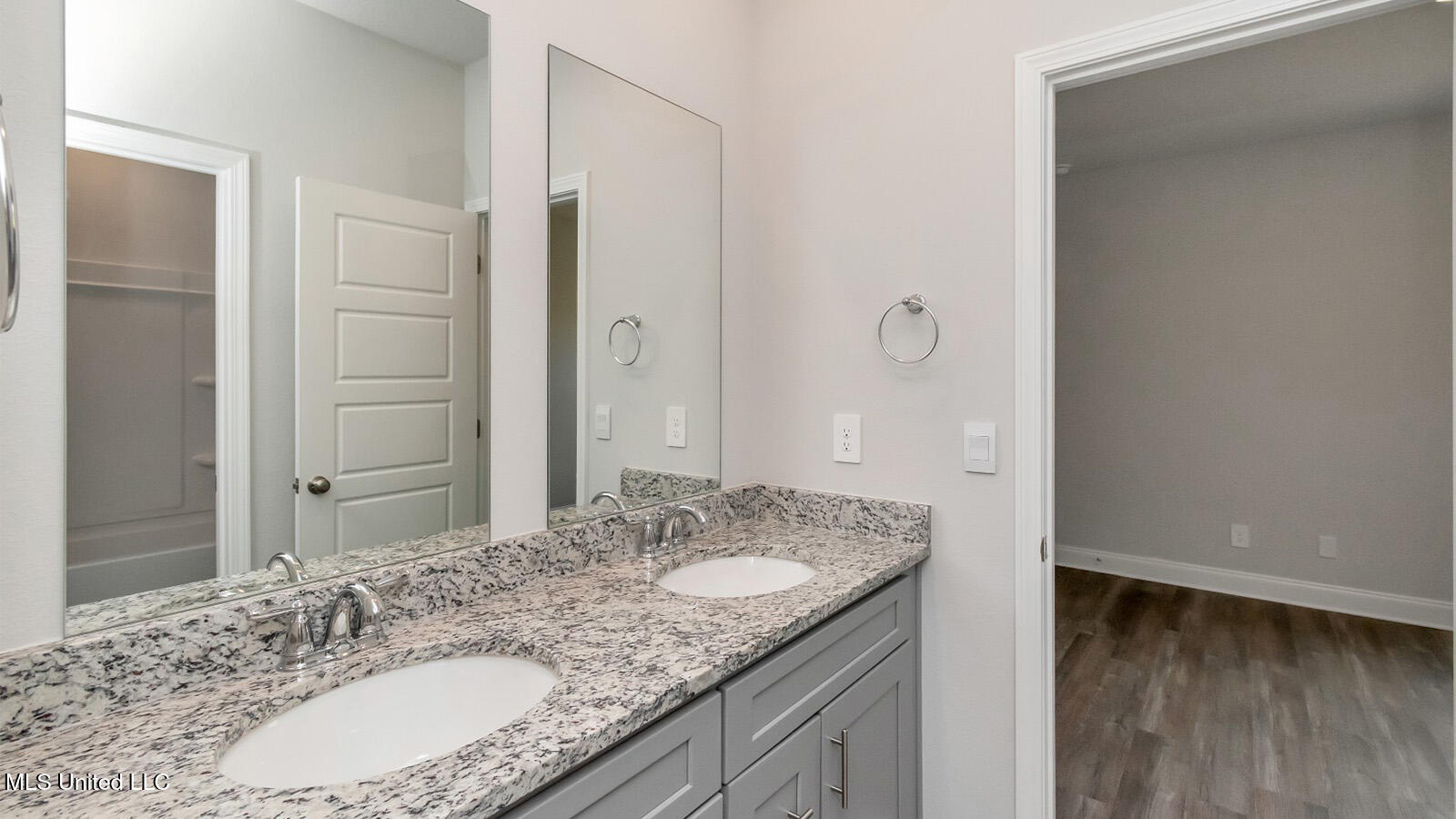 6617 Palm Pointe Drive Property Photo 17