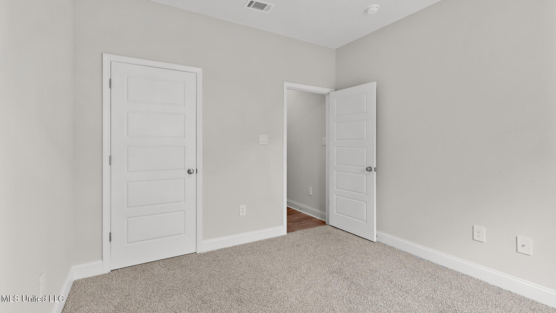 16042 Blue Ridge Drive Property Photo 26