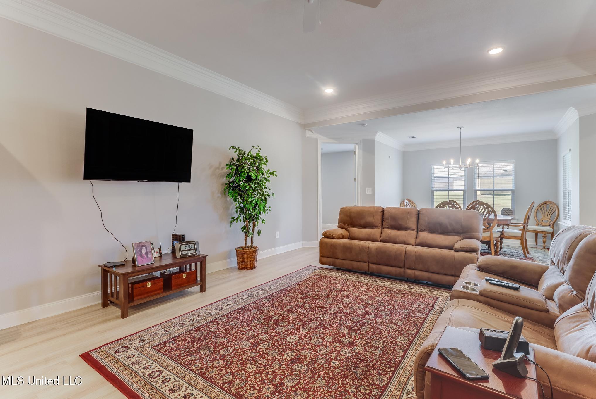 10663 Wren Grove Property Photo 2