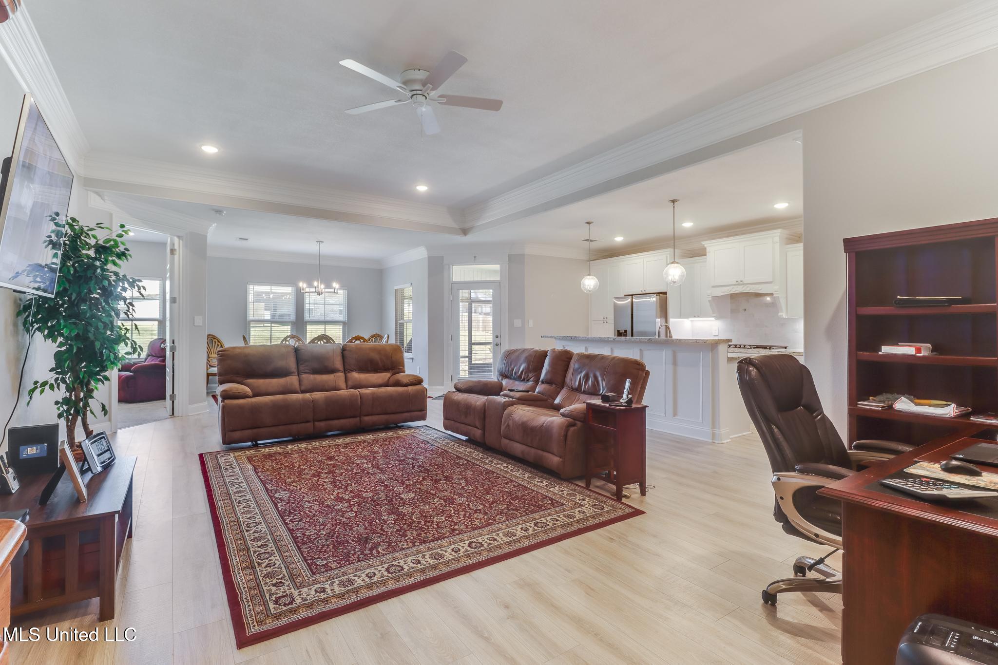 10663 Wren Grove Property Photo 3