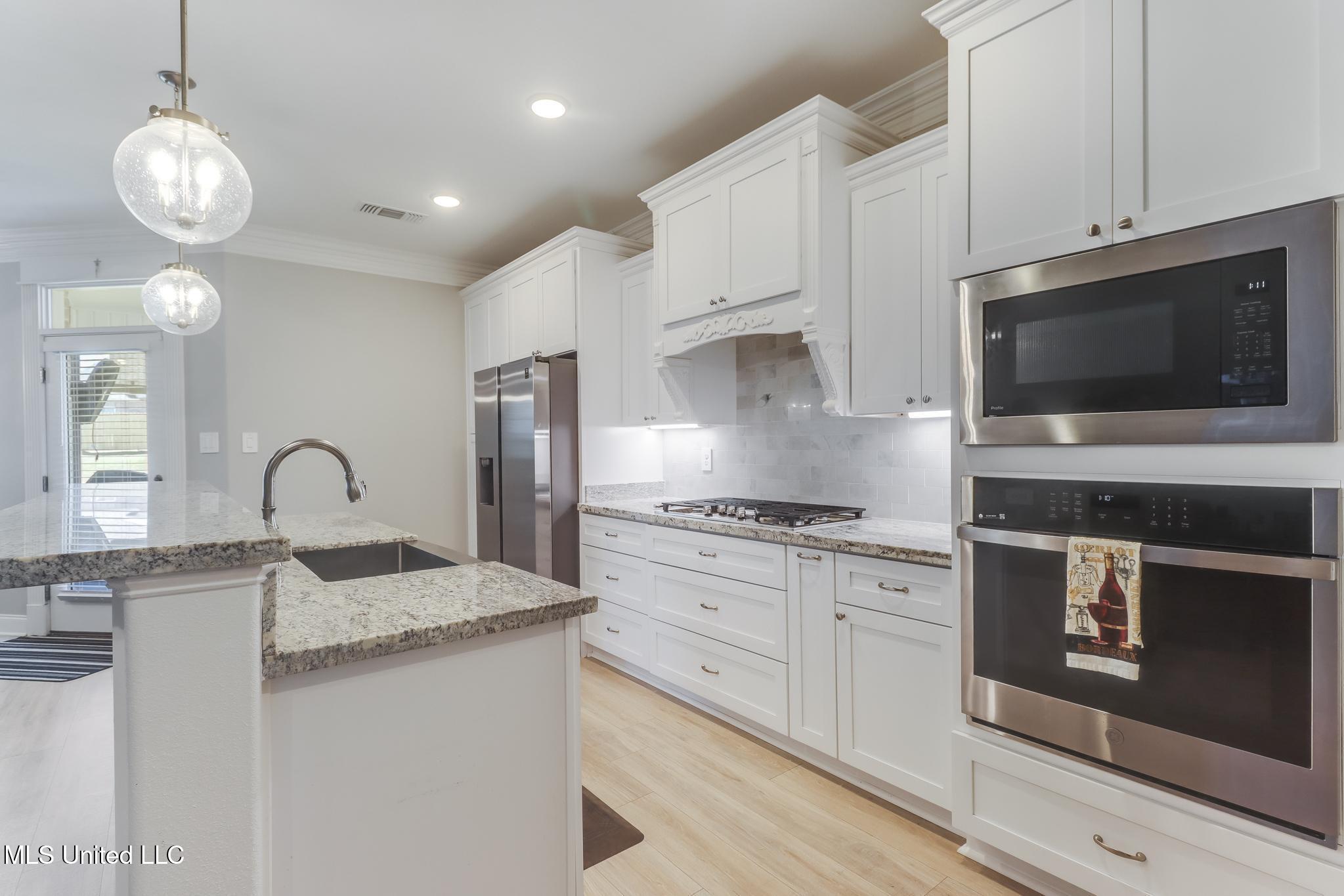 10663 Wren Grove Property Photo 5