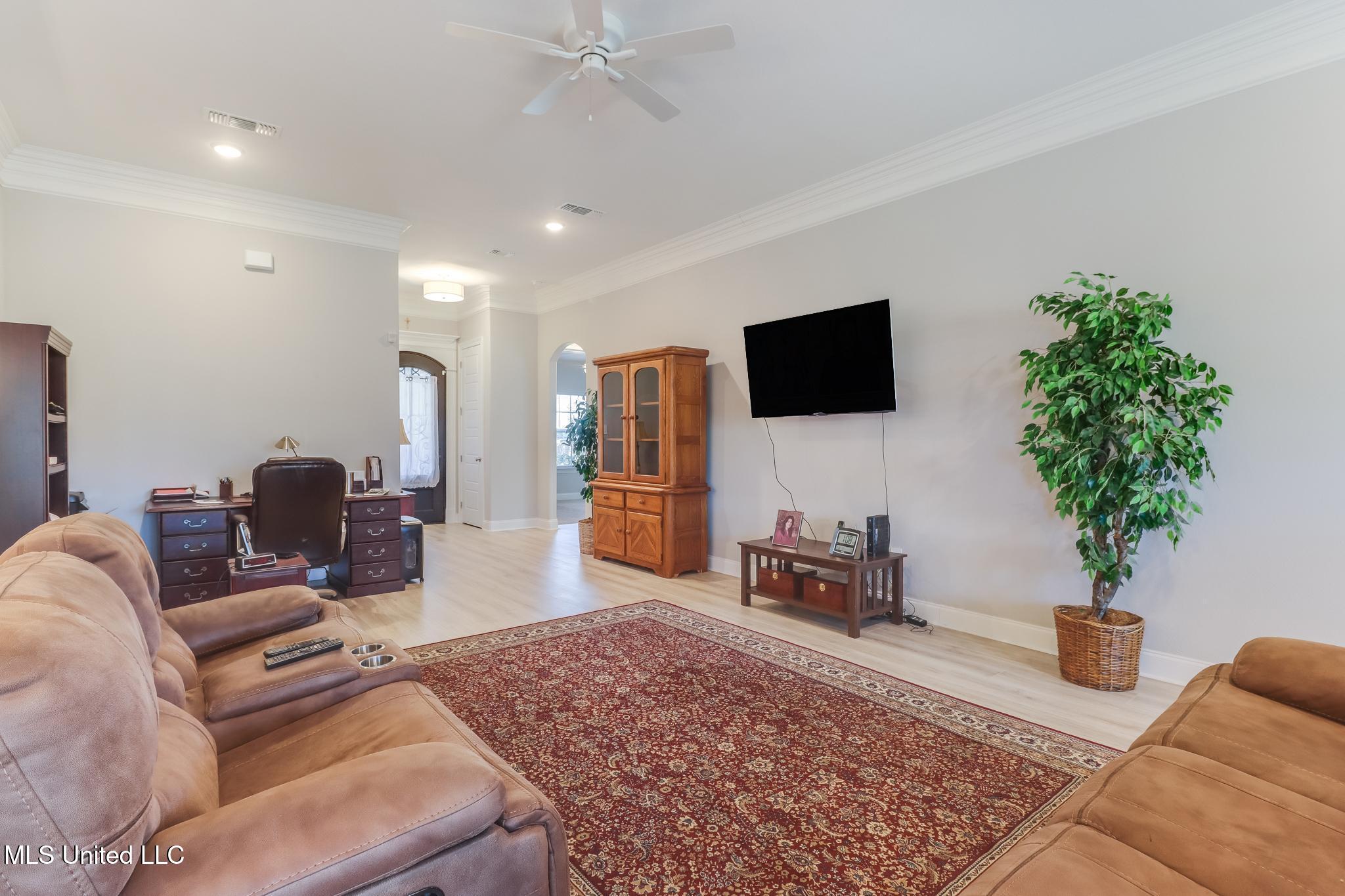 10663 Wren Grove Property Photo 6