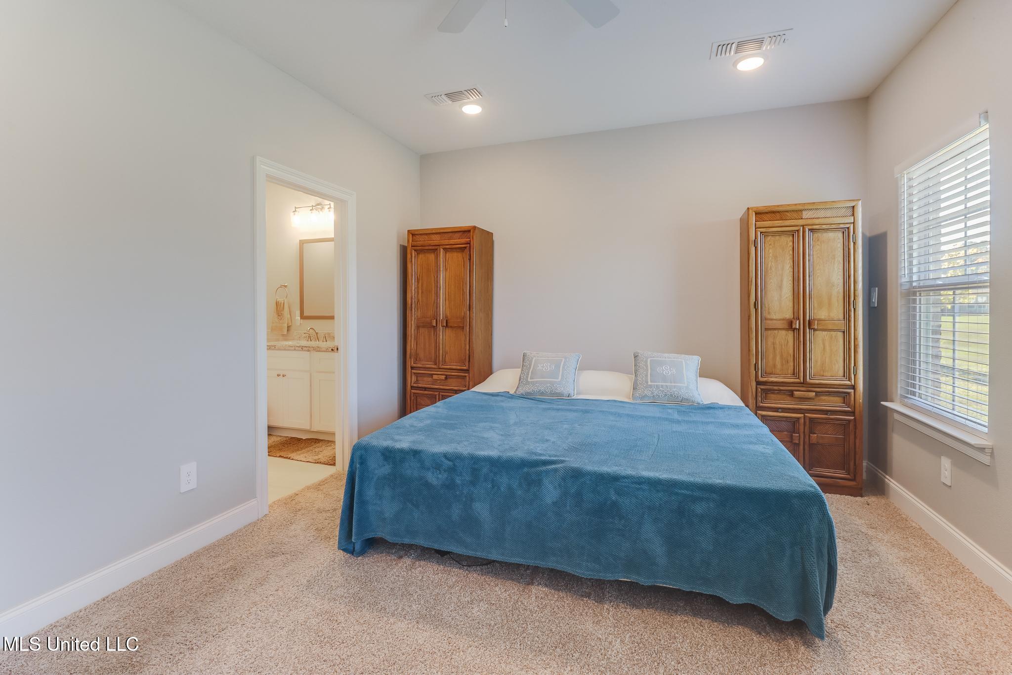 10663 Wren Grove Property Photo 8