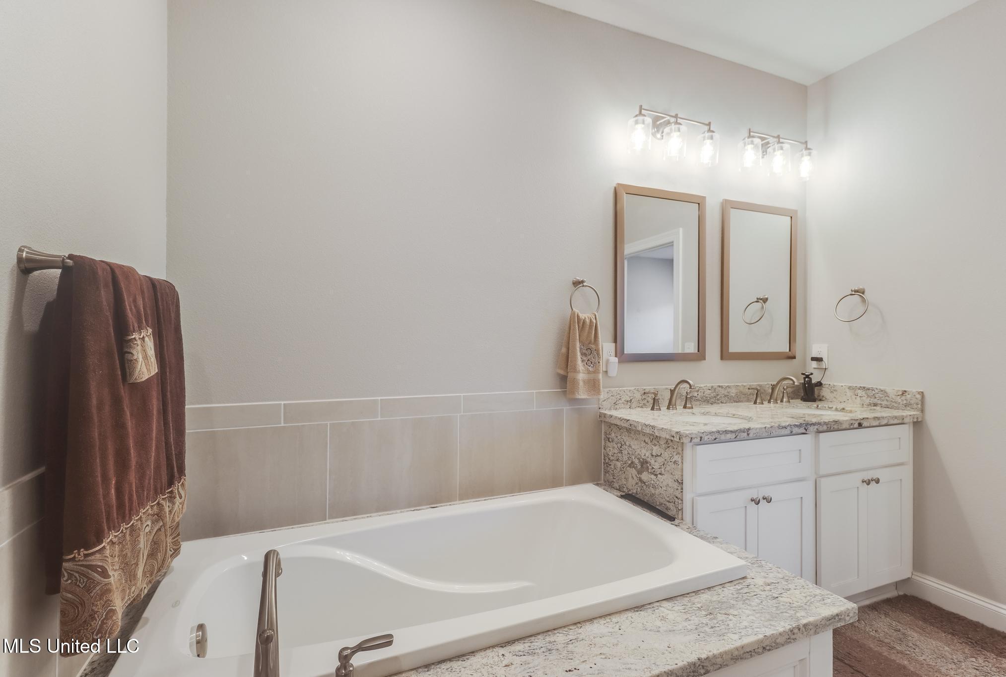 10663 Wren Grove Property Photo 10