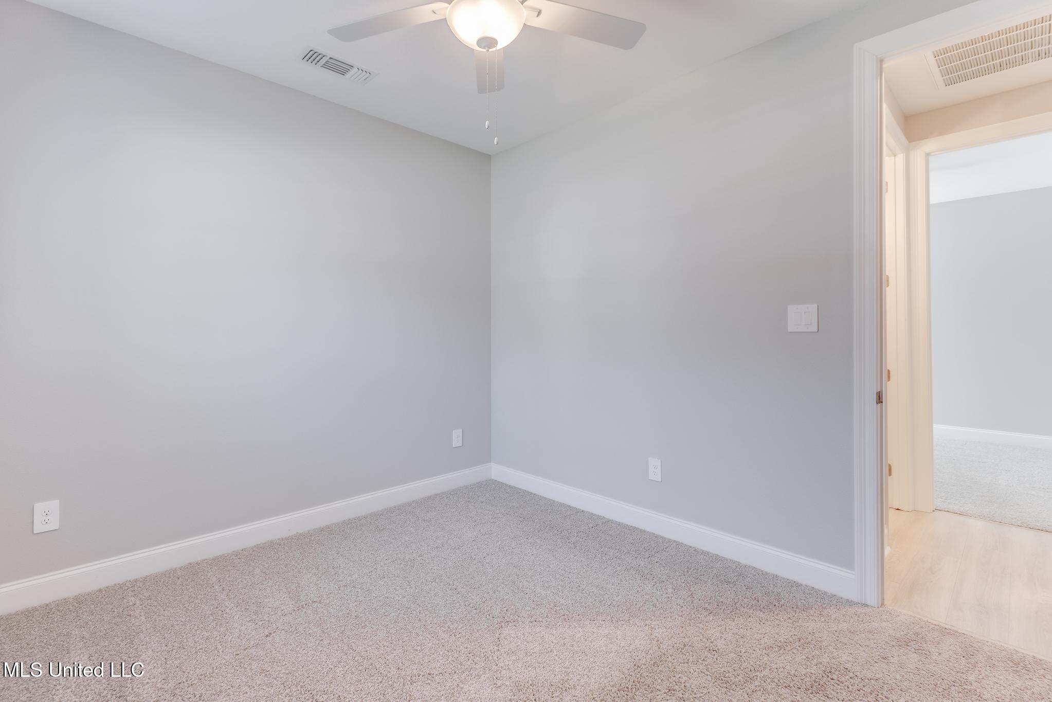 10663 Wren Grove Property Photo 13