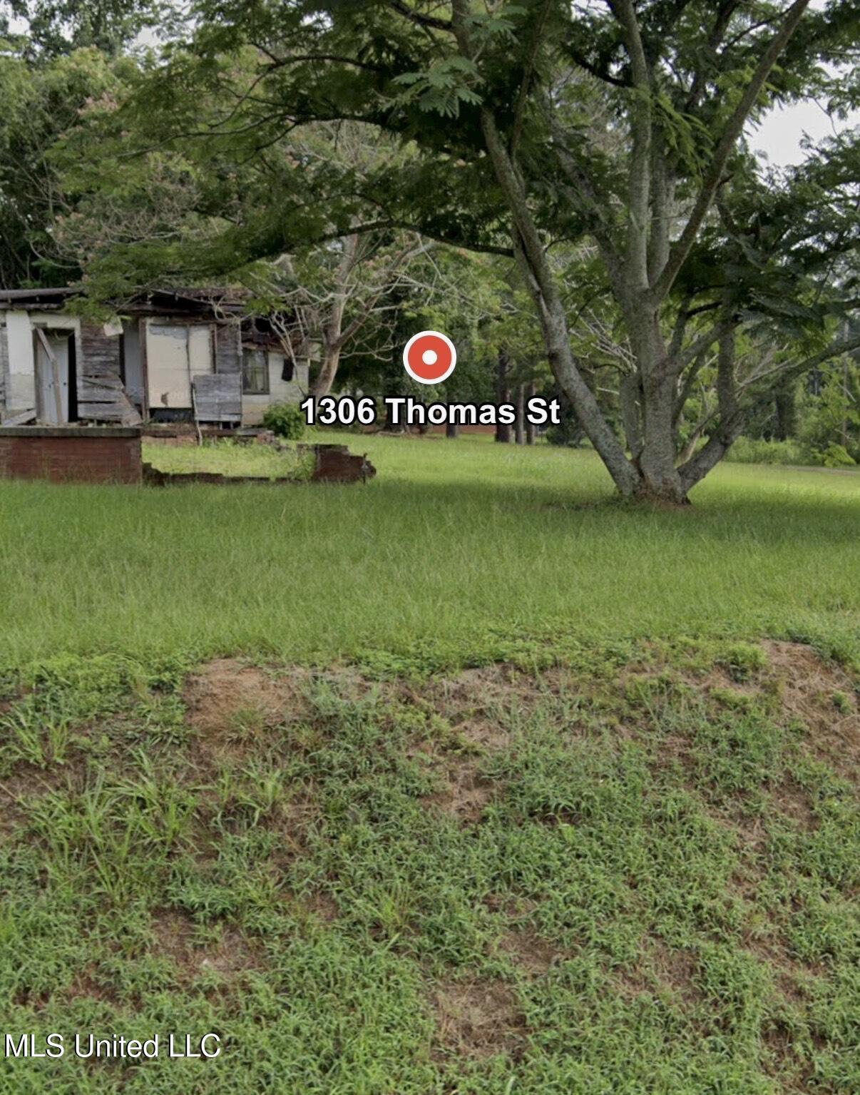 1306 Thomas Street Property Photo 2