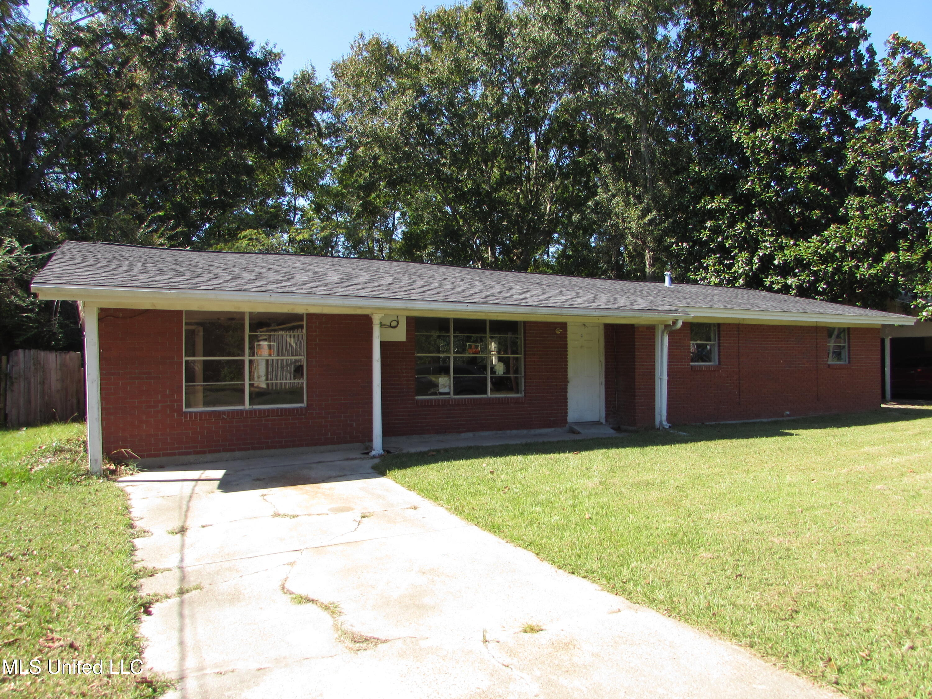 731 Carter Drive Property Photo 2