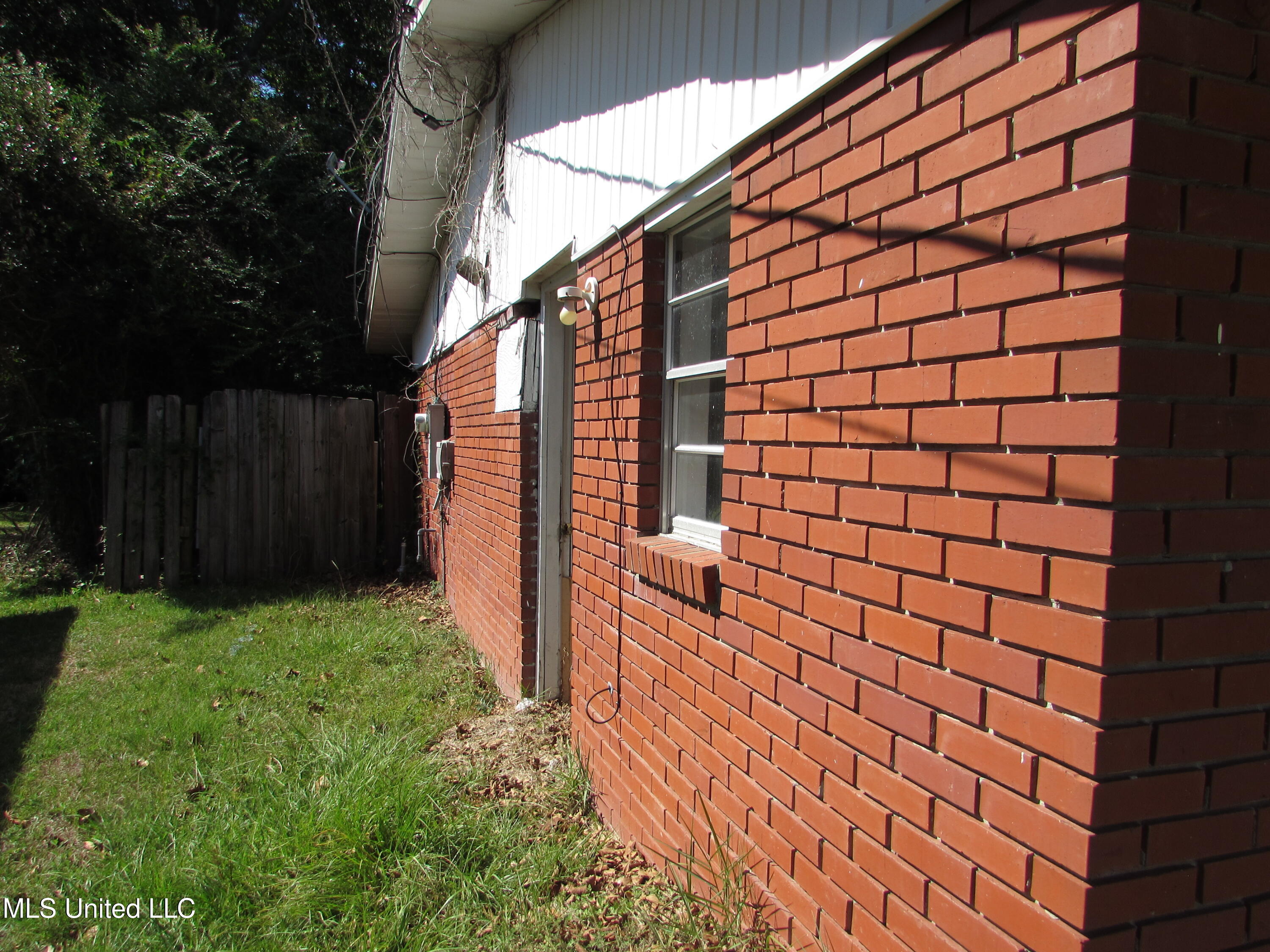 731 Carter Drive Property Photo 3