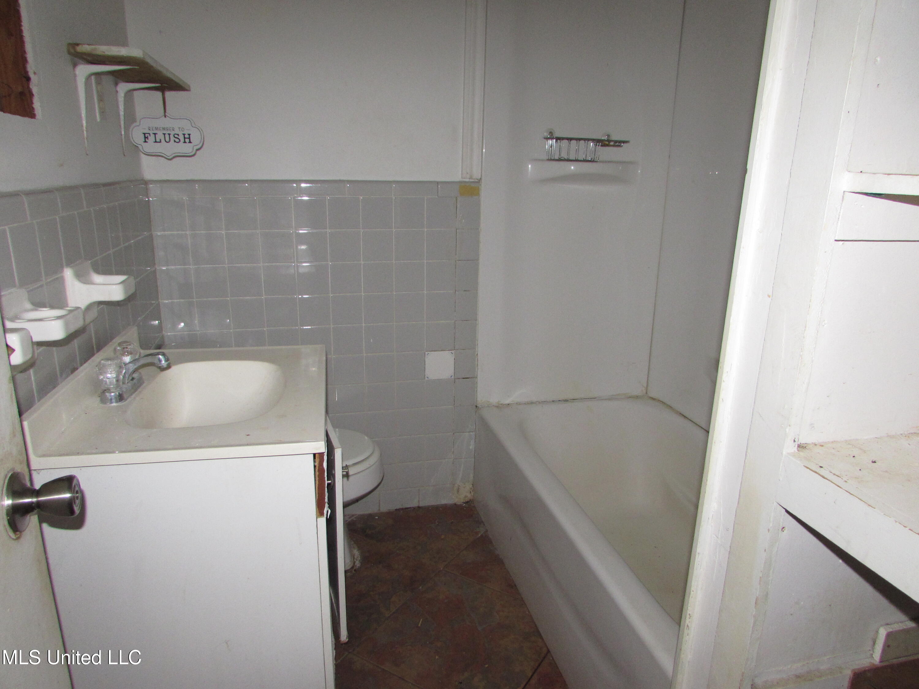 731 Carter Drive Property Photo 9