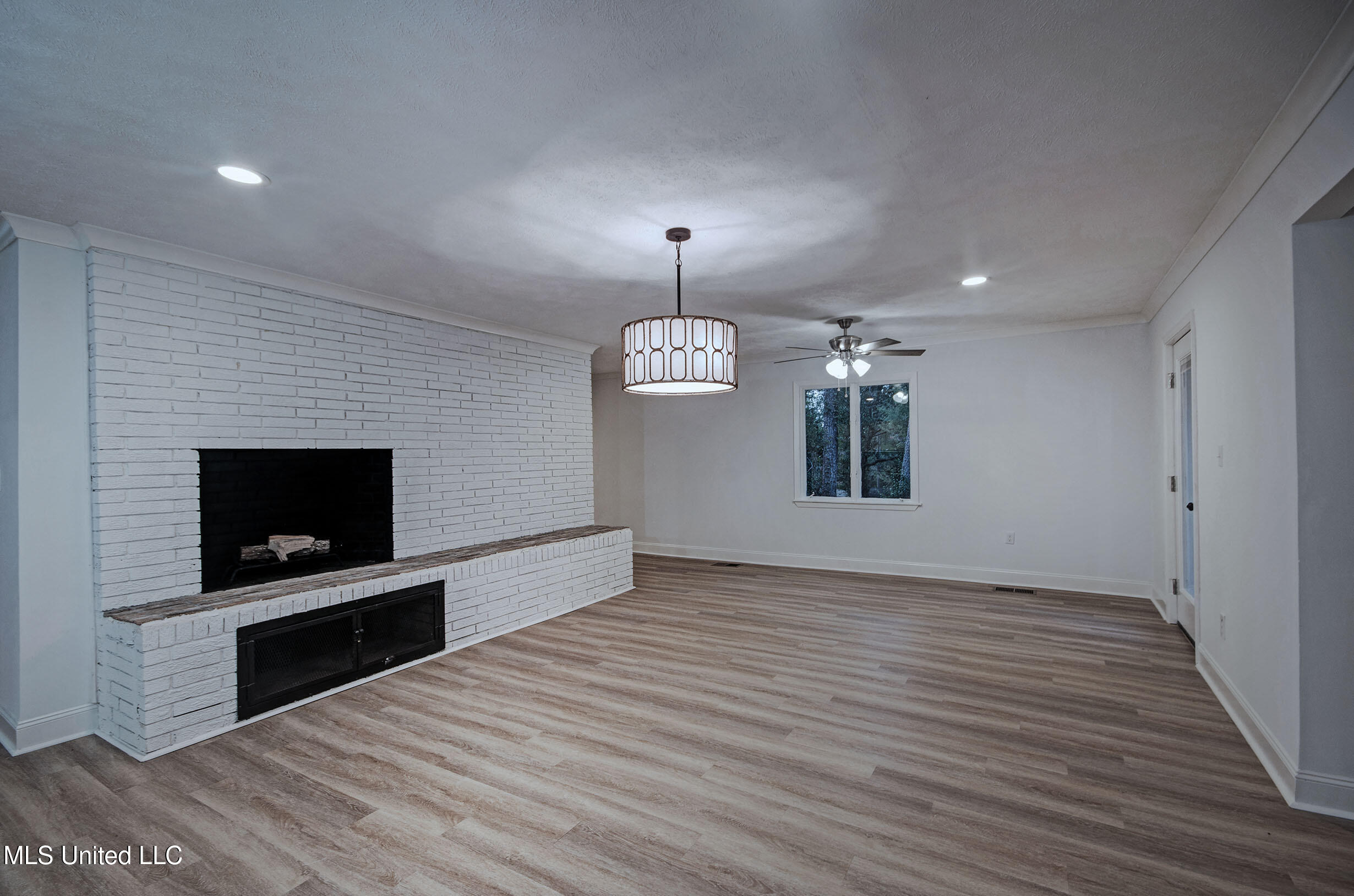 1782 Hillview Drive Property Photo 11