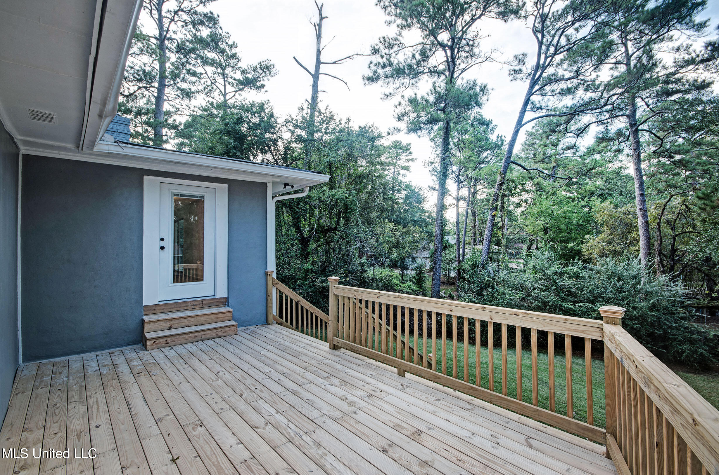 1782 Hillview Drive Property Photo 14