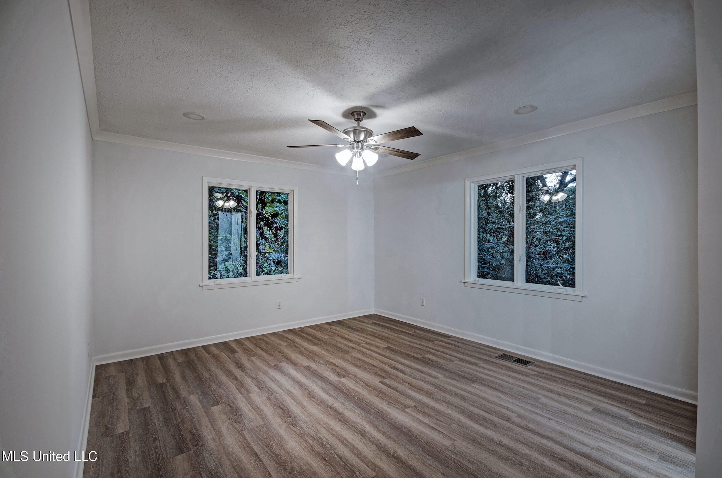 1782 Hillview Drive Property Photo 16