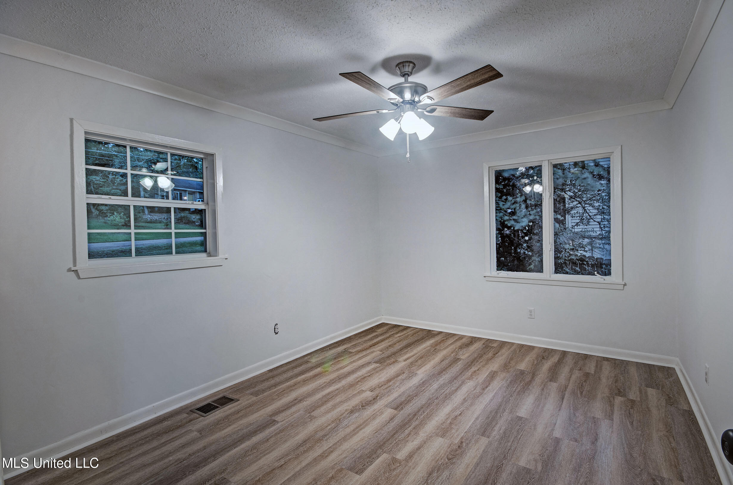 1782 Hillview Drive Property Photo 22