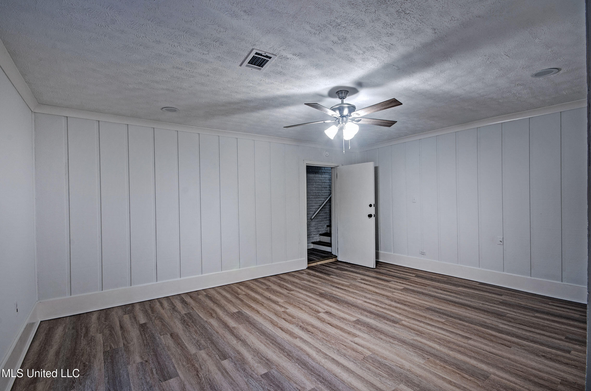 1782 Hillview Drive Property Photo 26