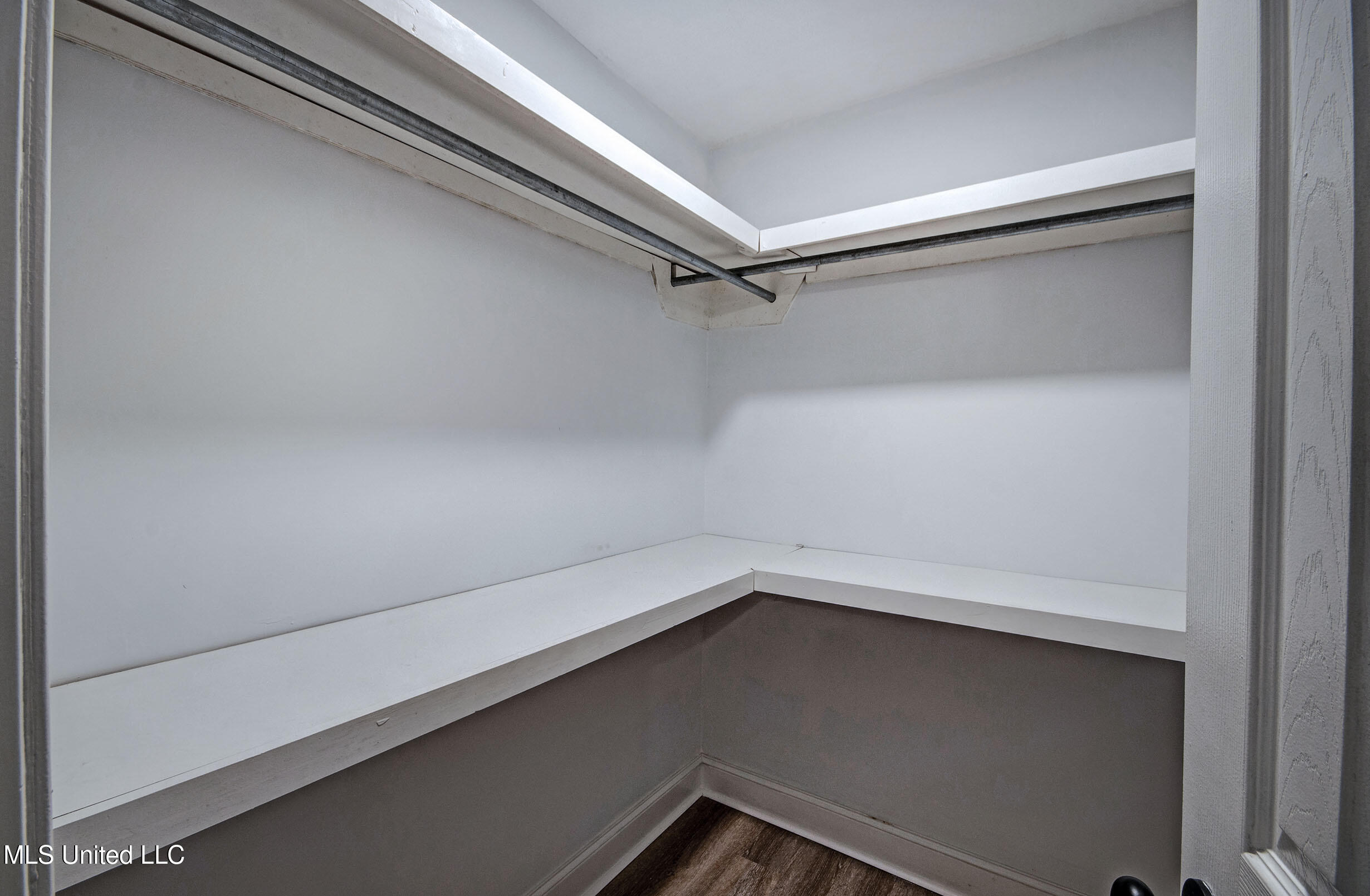 1782 Hillview Drive Property Photo 32